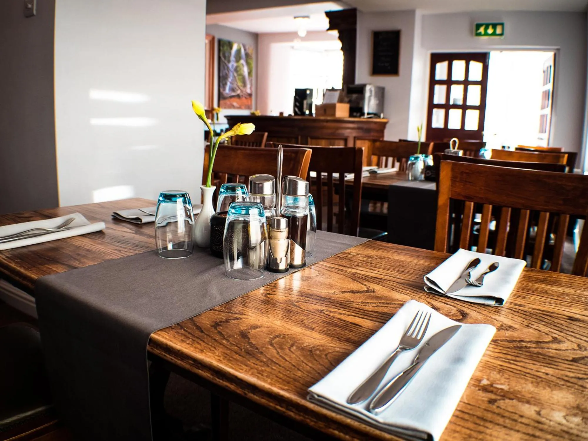 Restaurant/places to eat in Glen Mona