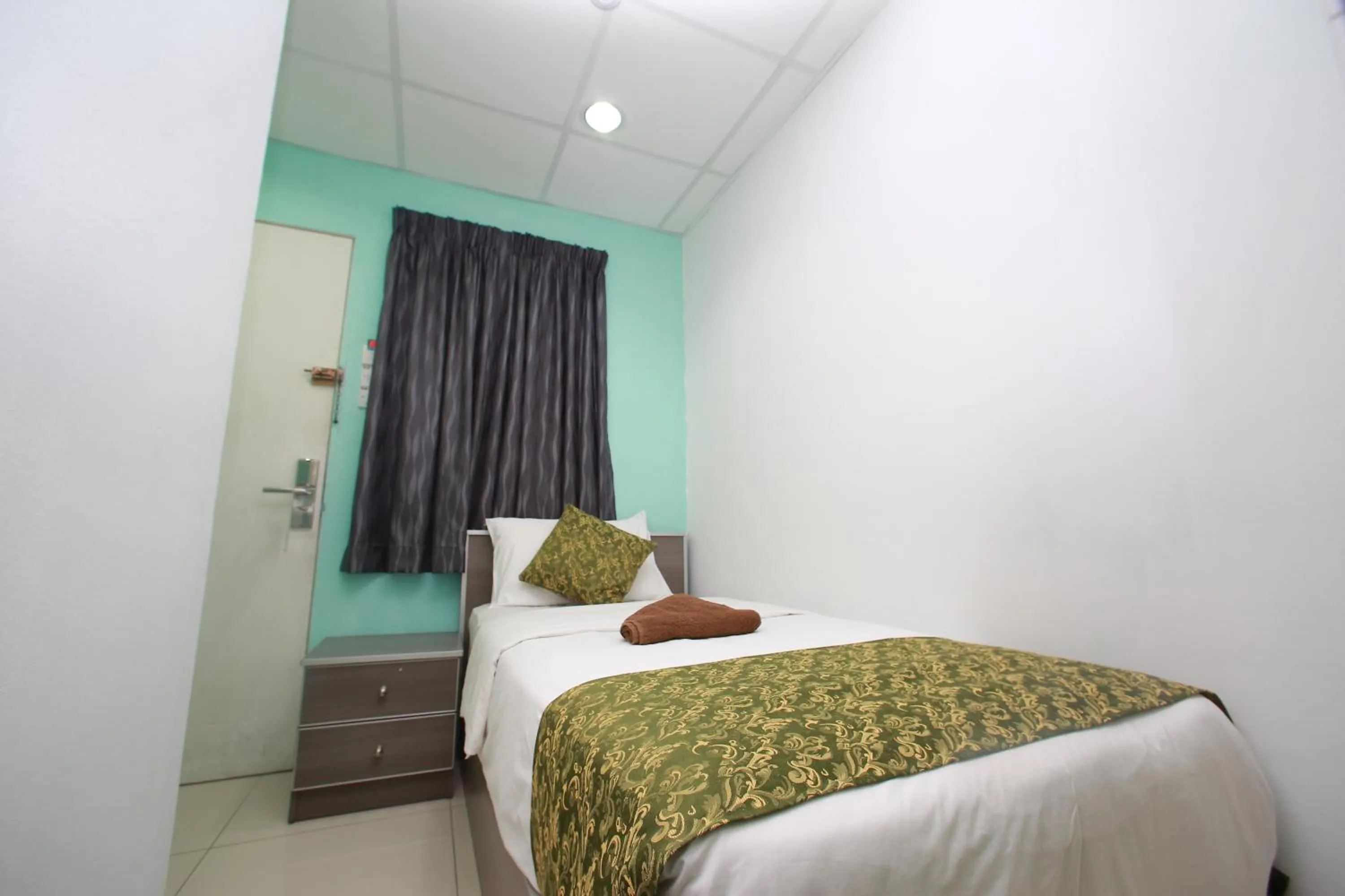 Bedroom, Bed in Lacomme Inn