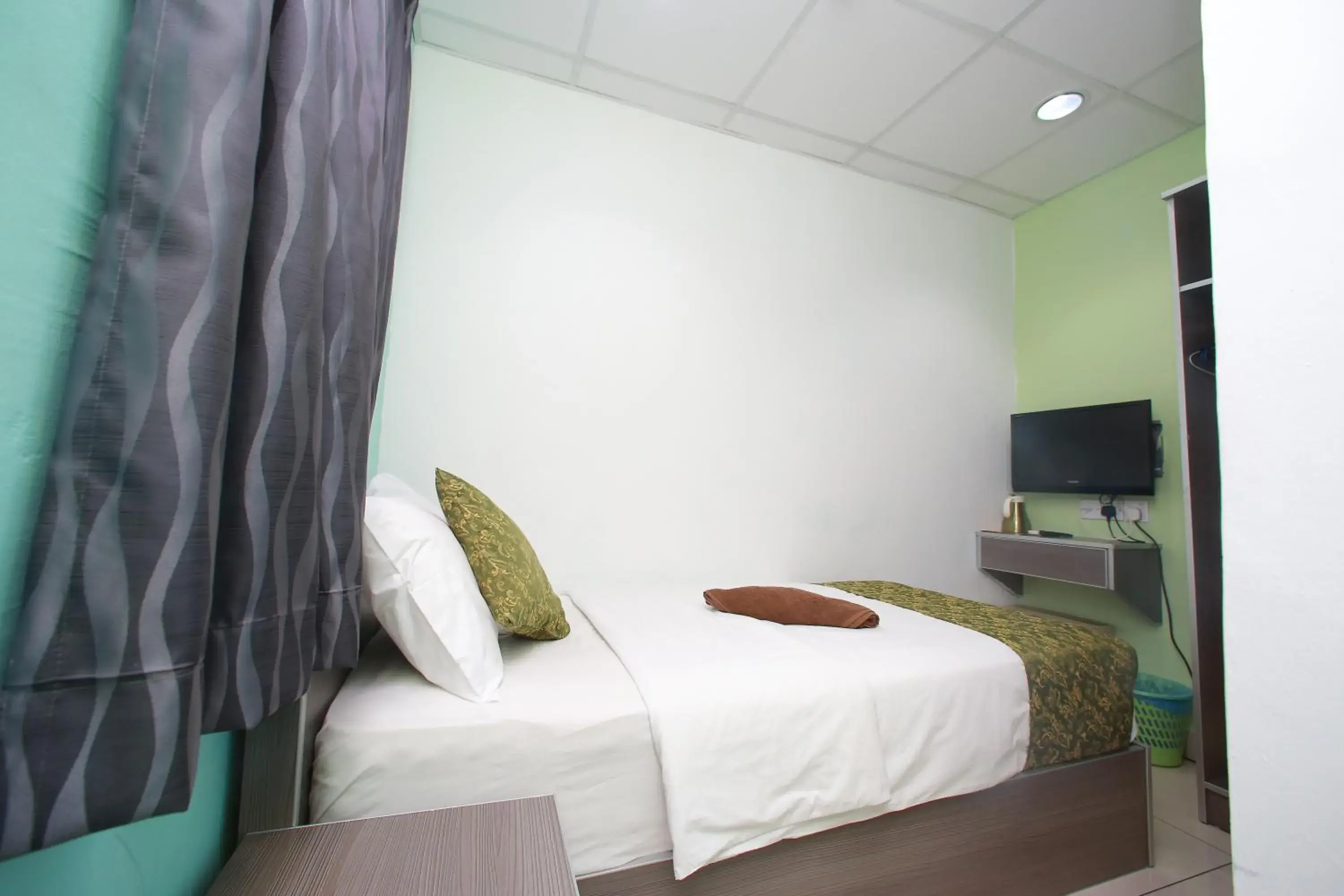 Bedroom in Lacomme Inn Bedroom in Lacomme Inn