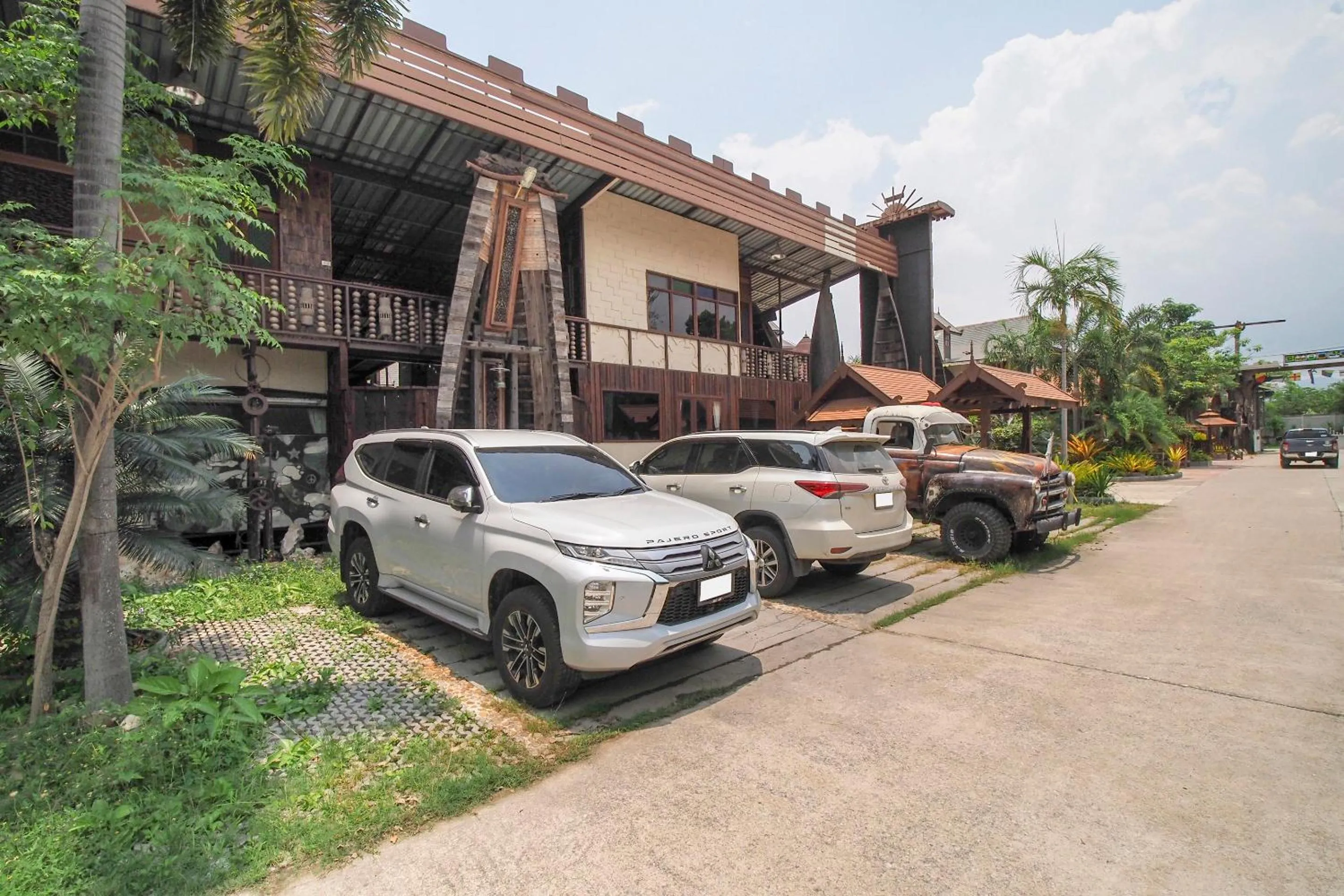 Property building in Suankaew Art Cottage