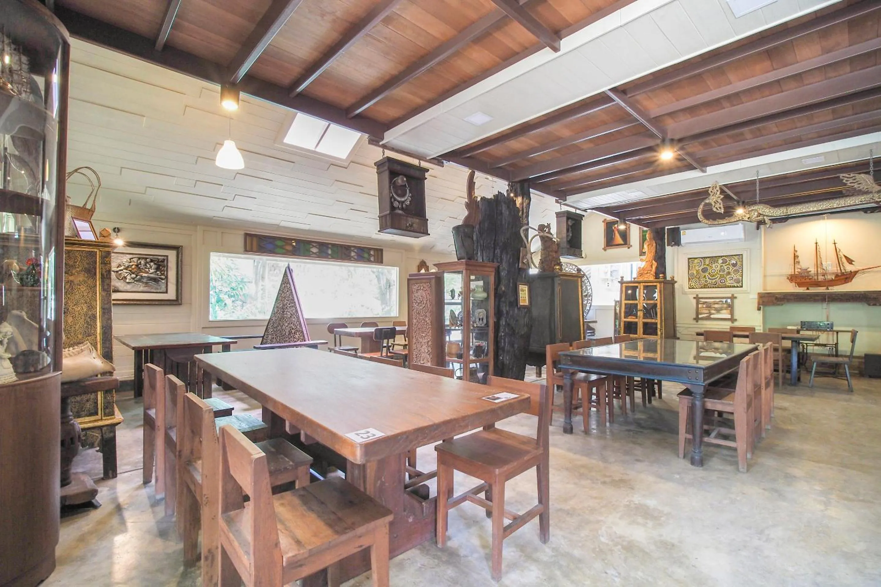 Restaurant/places to eat in Suankaew Art Cottage