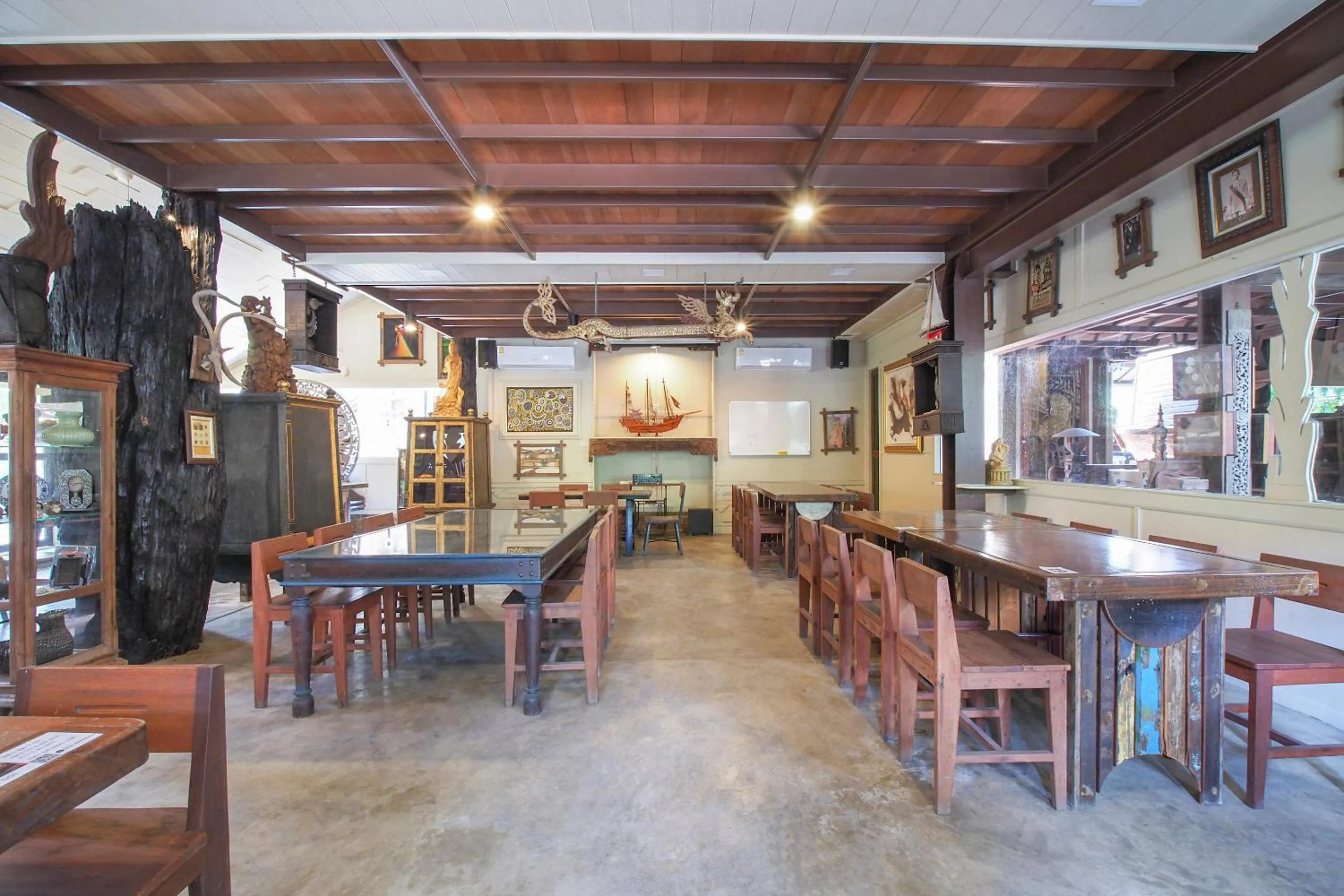 Restaurant/places to eat in Suankaew Art Cottage
