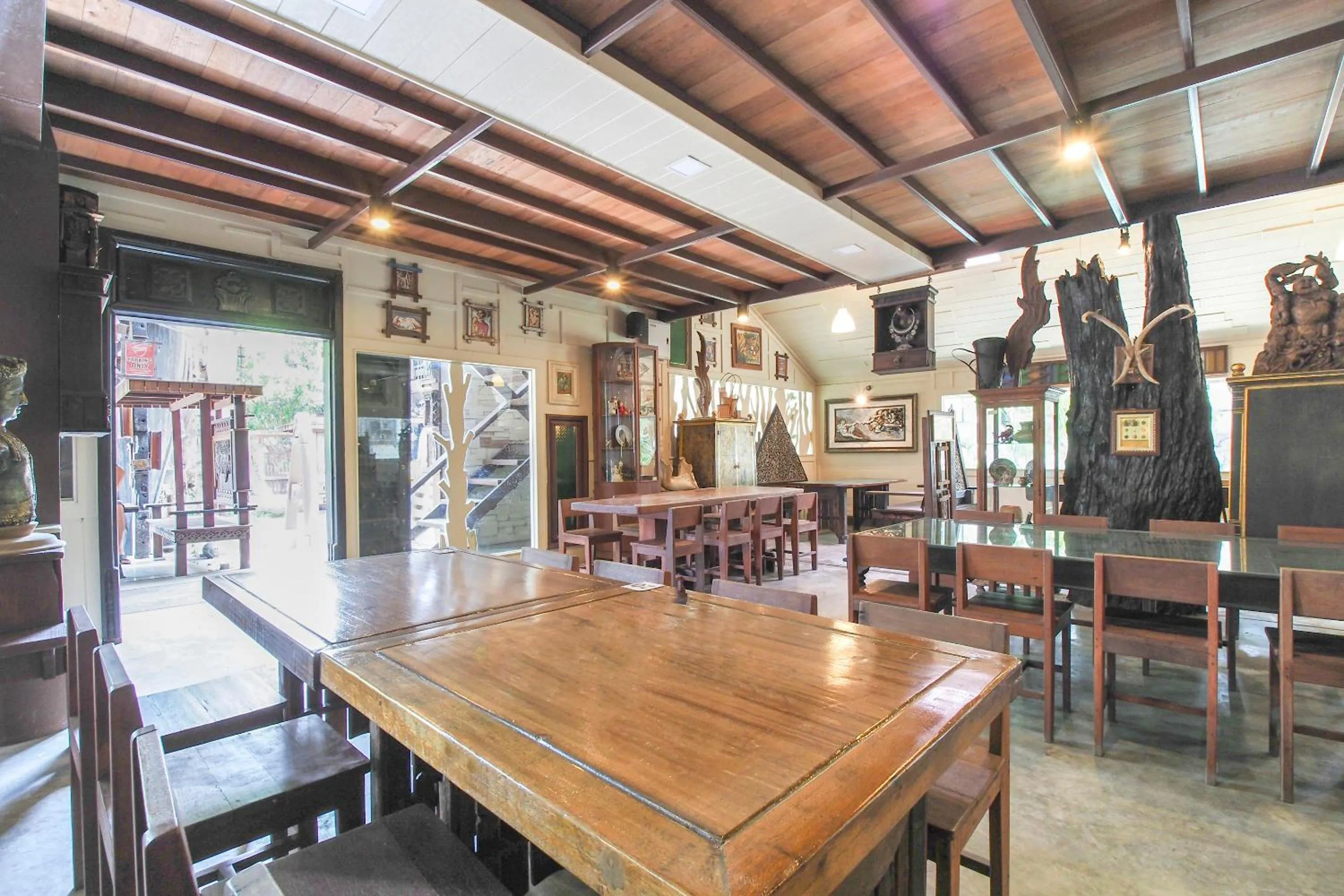 Restaurant/places to eat in Suankaew Art Cottage