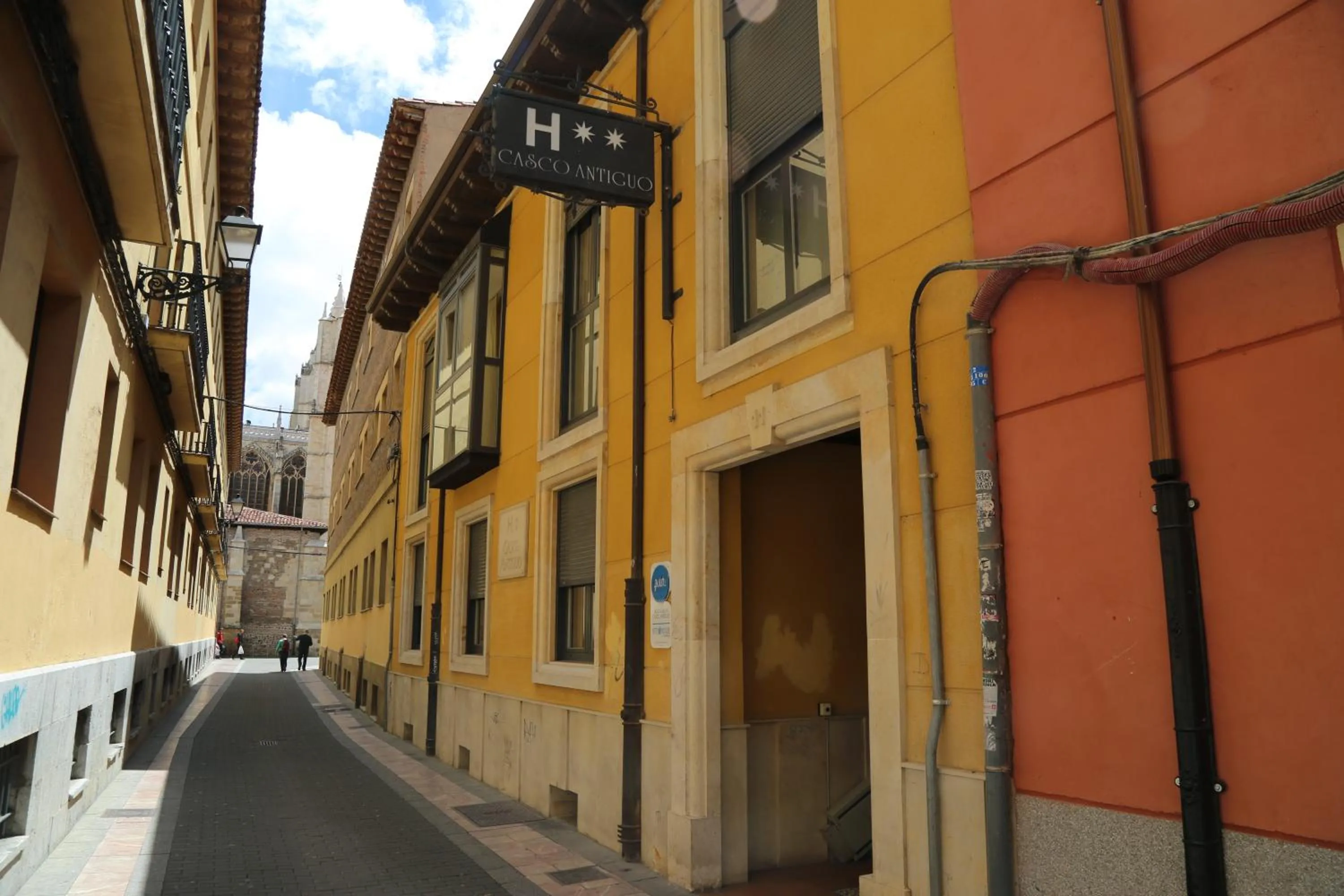 Property building in Alda Casco Antiguo