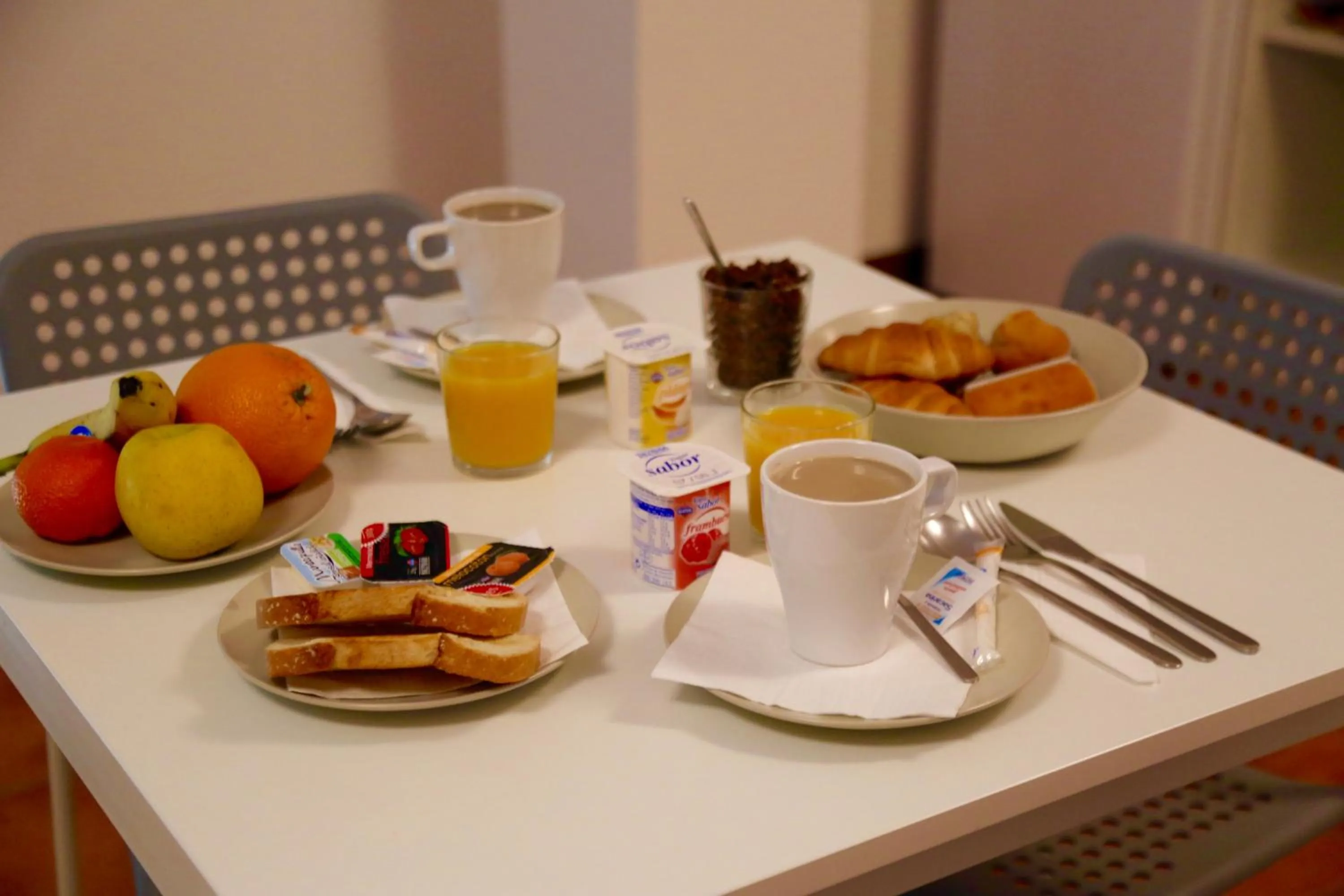 Breakfast in Alda Casco Antiguo