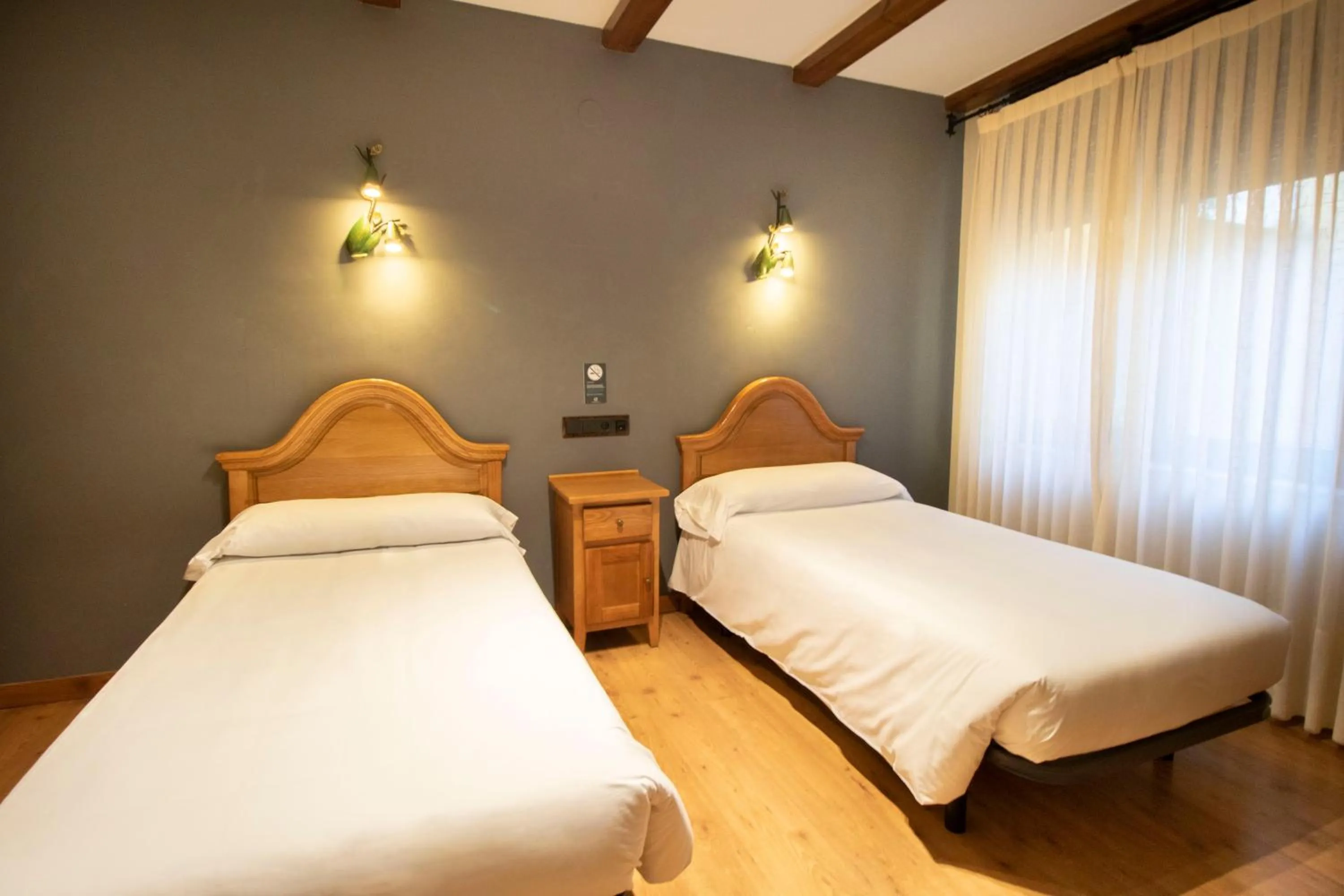 Bed in Alda Casco Antiguo