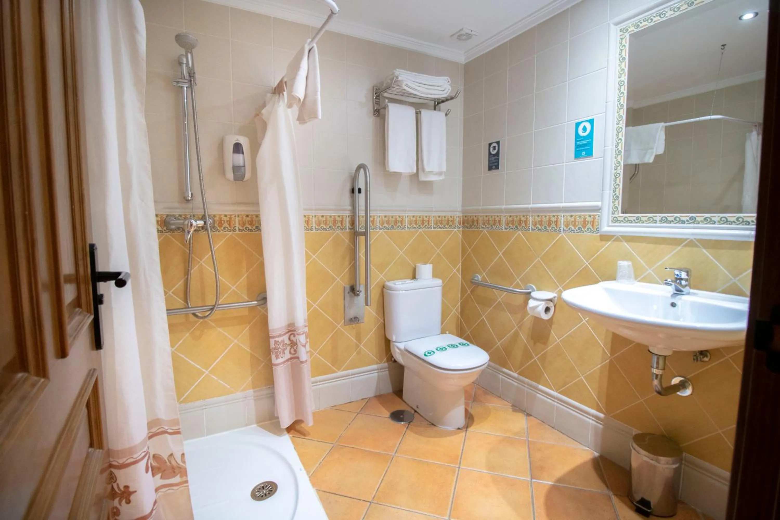 Bathroom in Alda Casco Antiguo