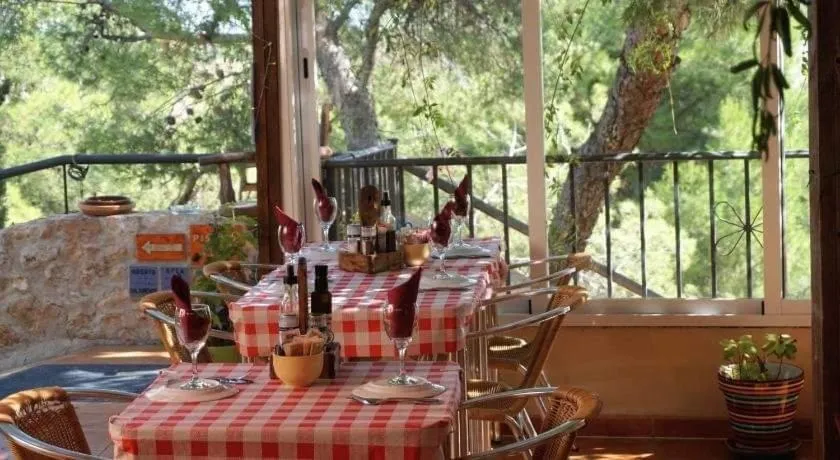 Property building in Hotel La Mariposa