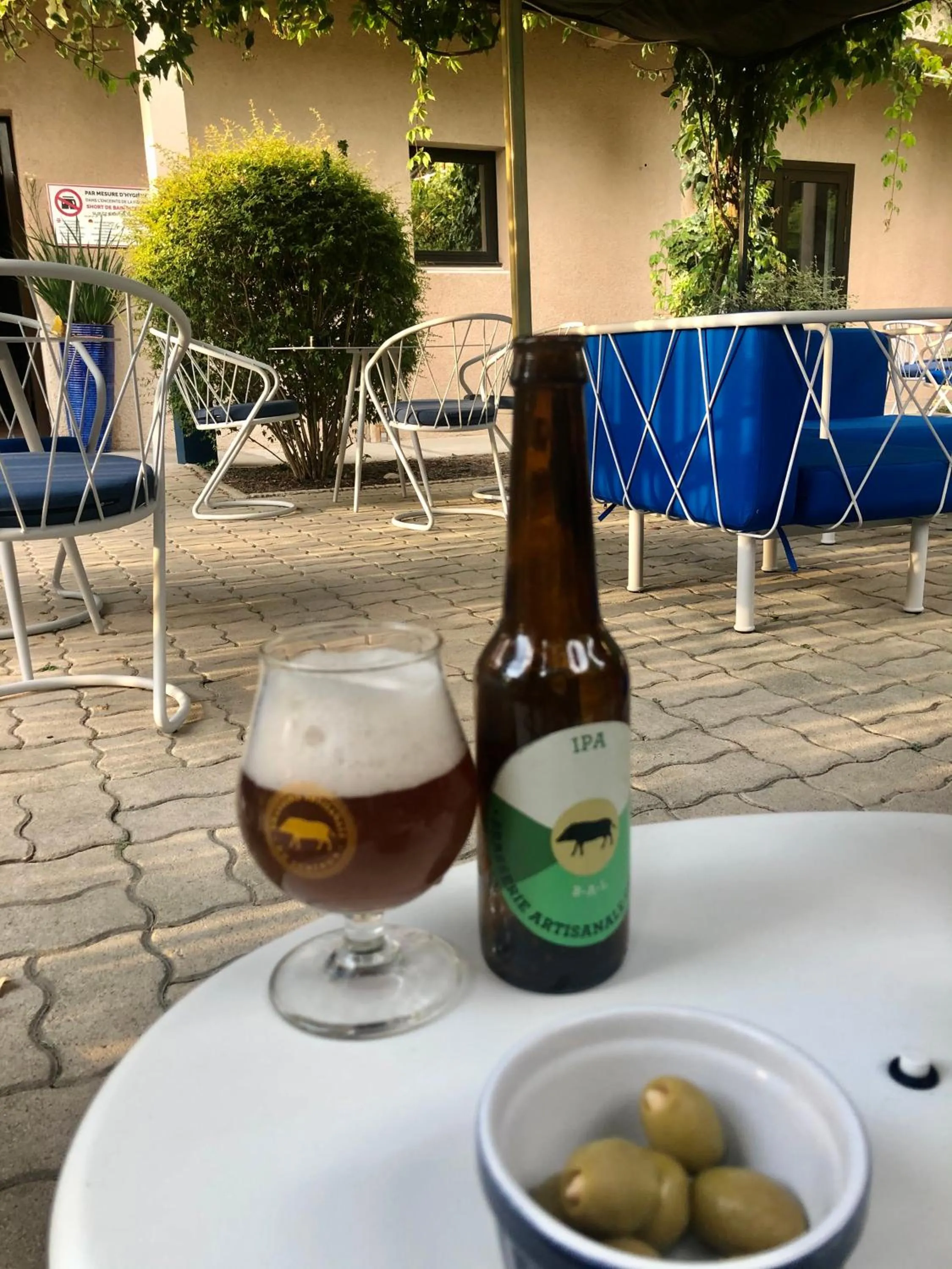 Patio in Hotel Cantosorgue