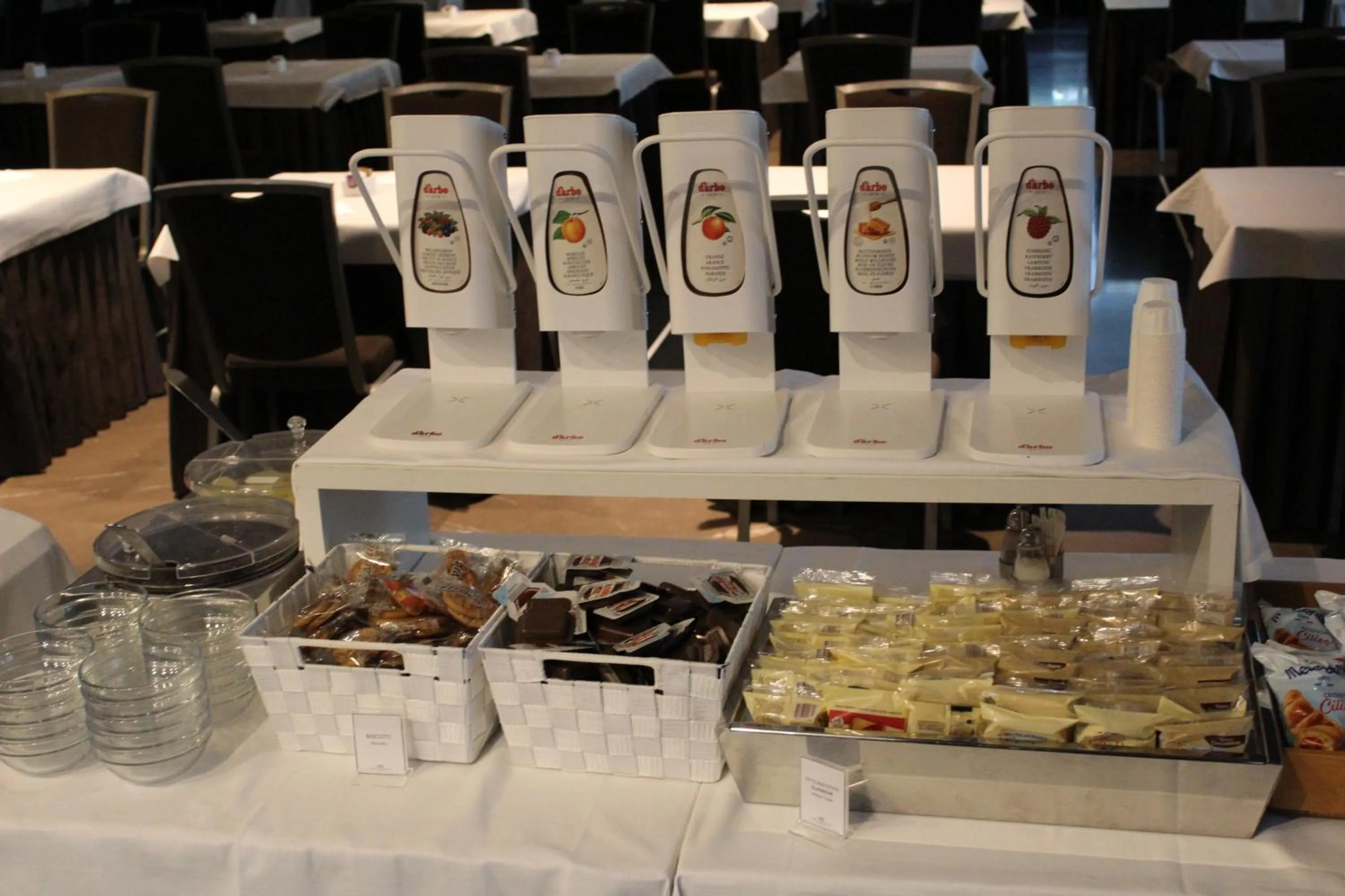 Continental breakfast in Parco Dei Principi Hotel Congress & SPA