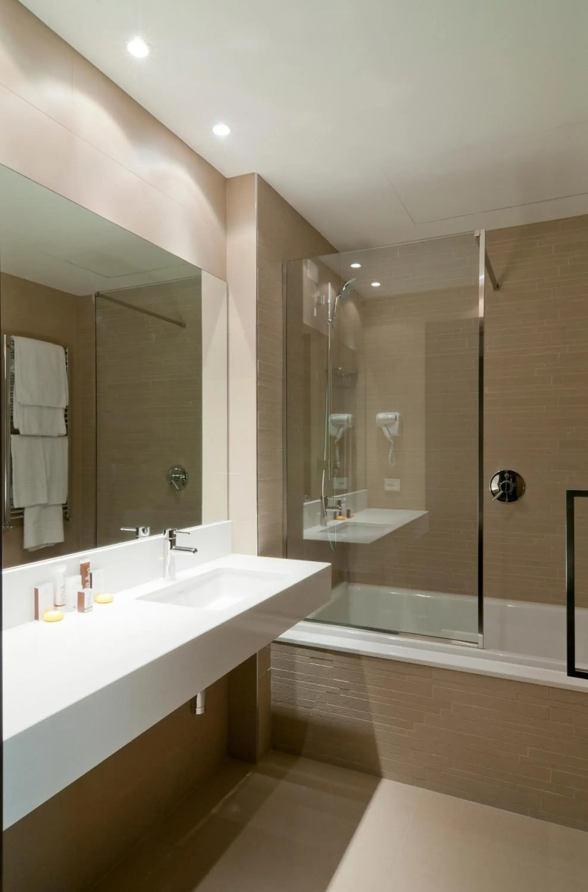 Bathroom in Parco Dei Principi Hotel Congress & SPA Bathroom in Parco Dei Principi Hotel Congress & SPA