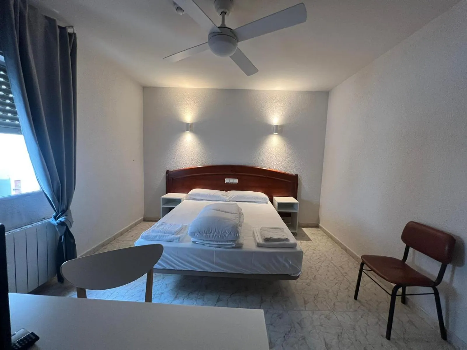 Bed in Hostal la Embajada