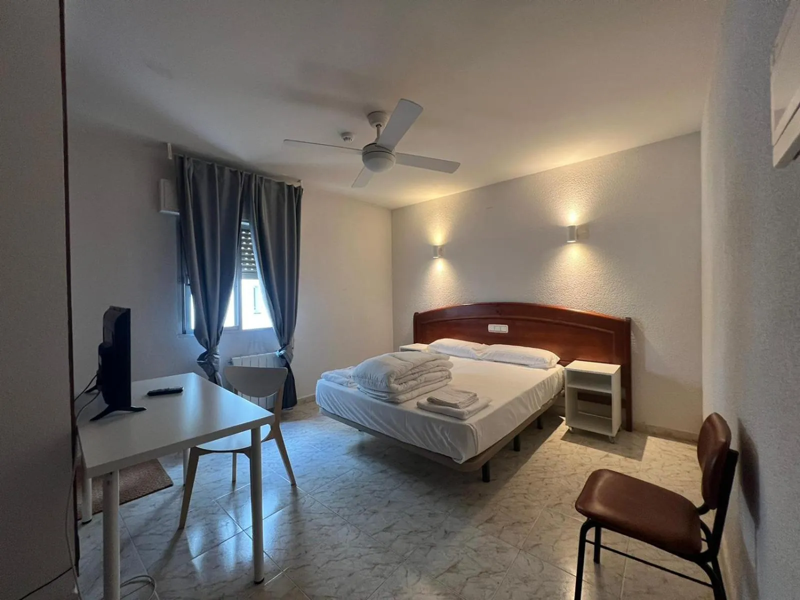 Bed in Hostal la Embajada