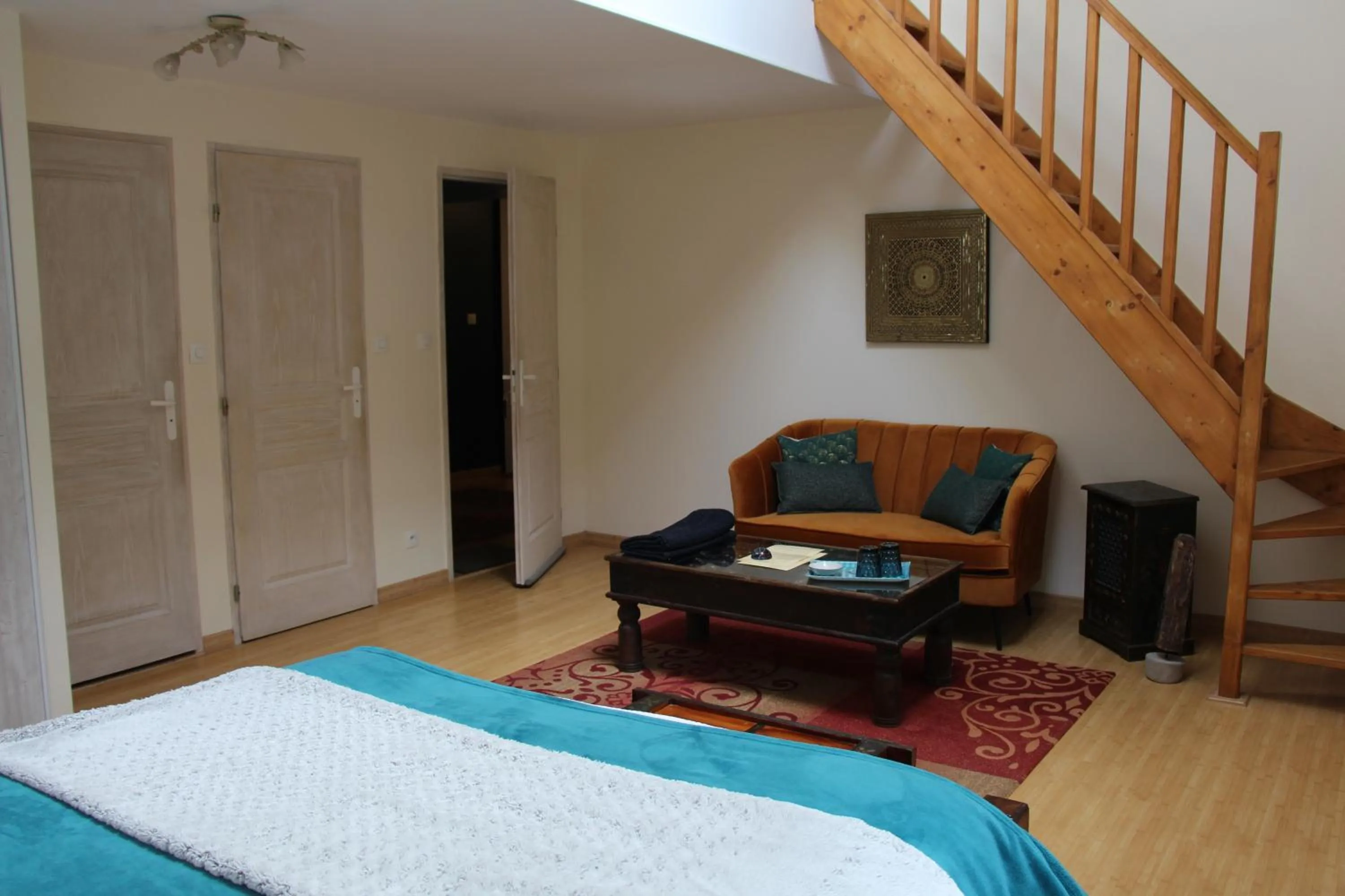 Seating area, Bed in Le Clos de la Challangette