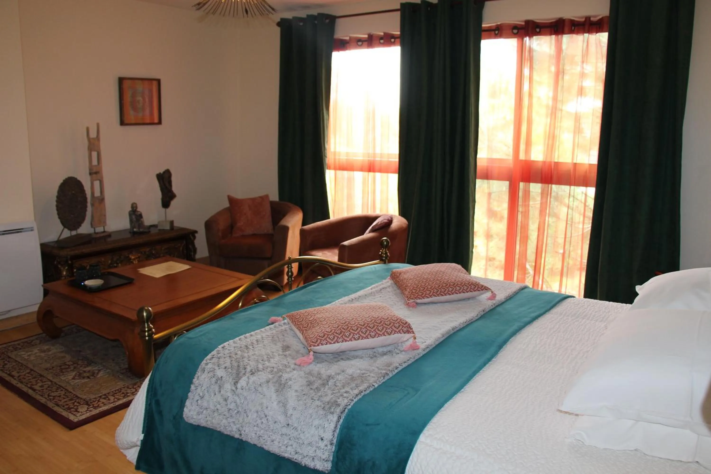 Photo of the whole room, Bed in Le Clos de la Challangette