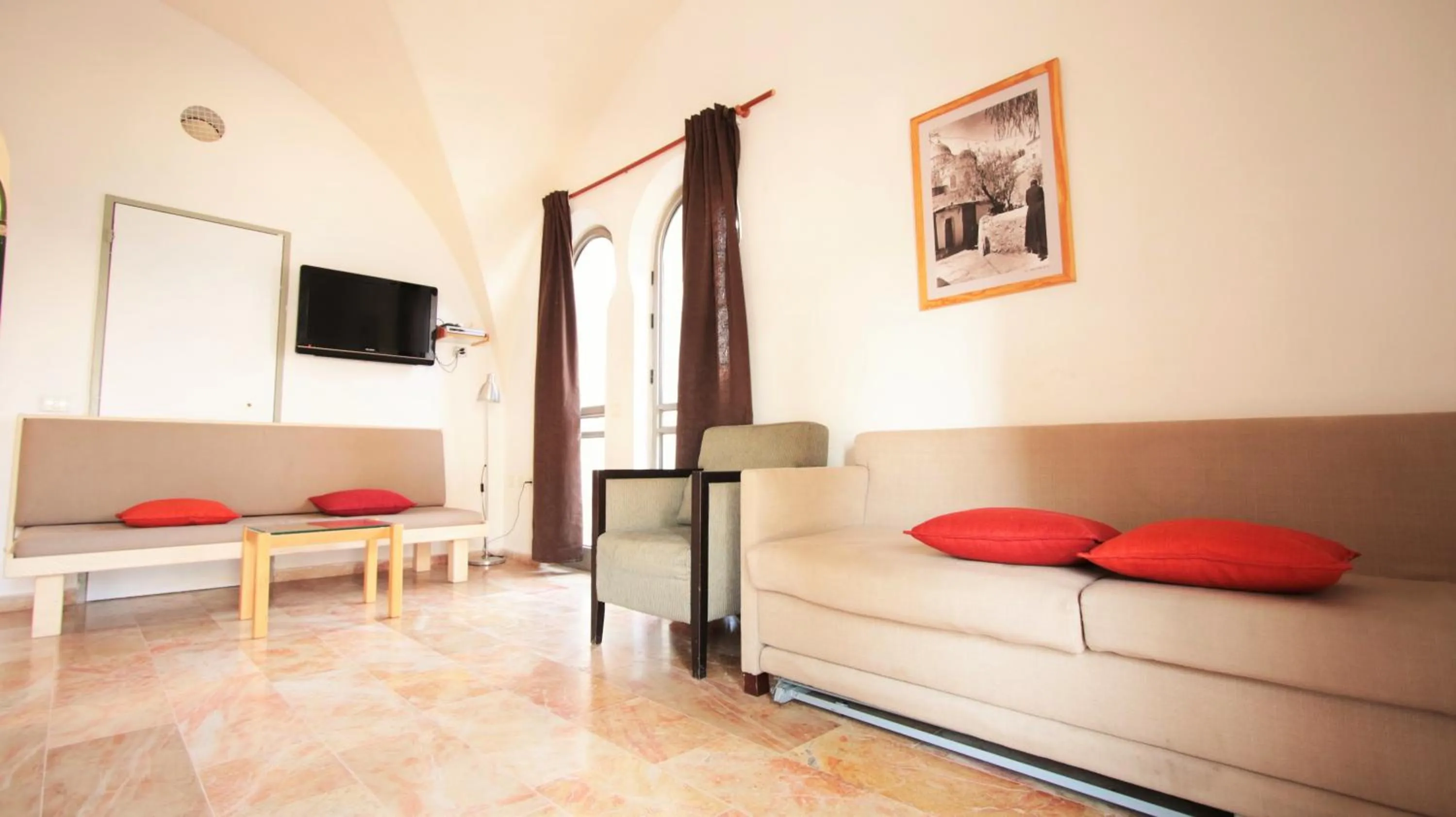 Day, Bed in The Market Courtyard - Suites Hotel