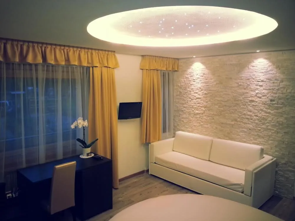 Decorative detail, Bed in Hotel al Sole