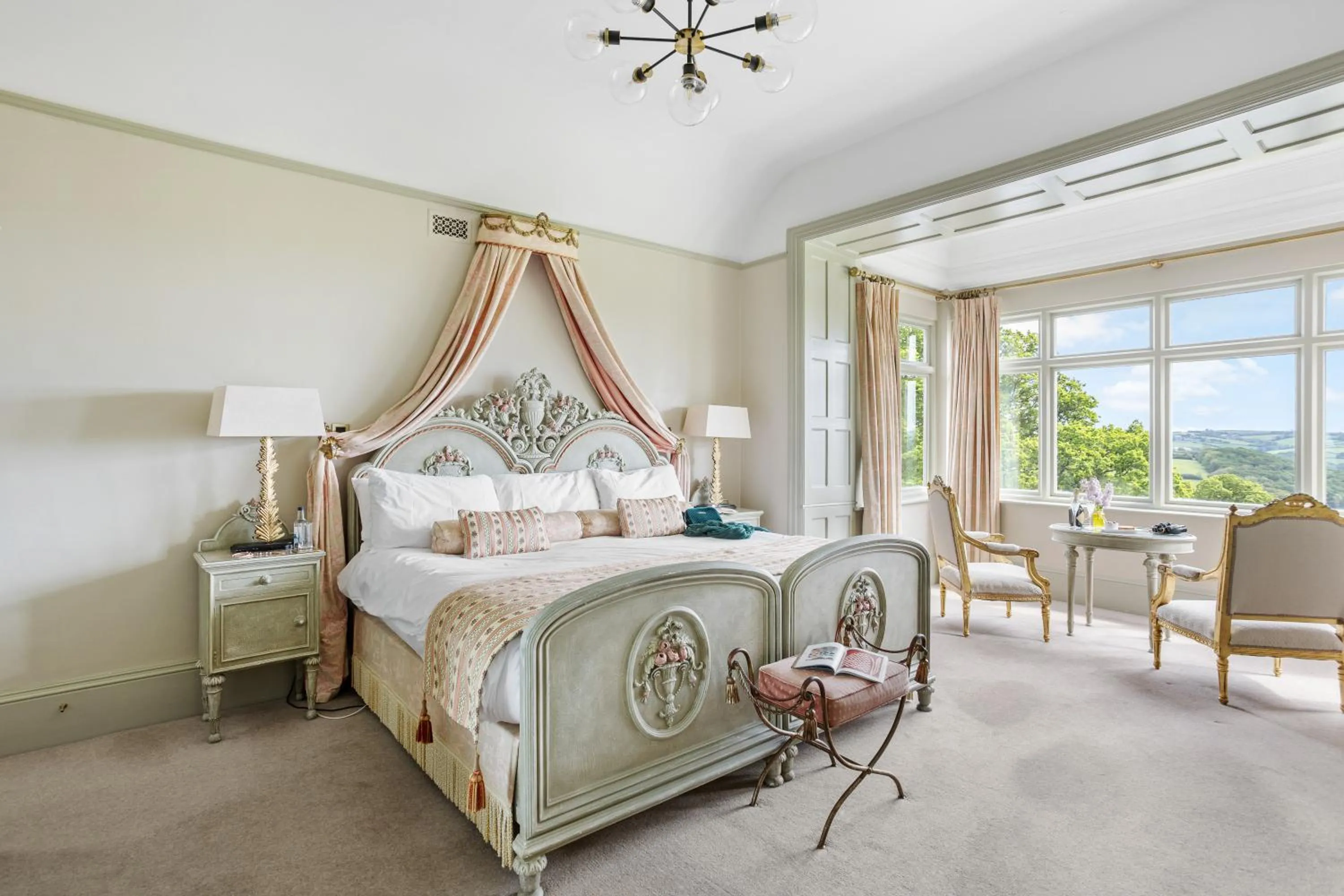 Bedroom, Bed in The Mole Resort - Hotel rooms