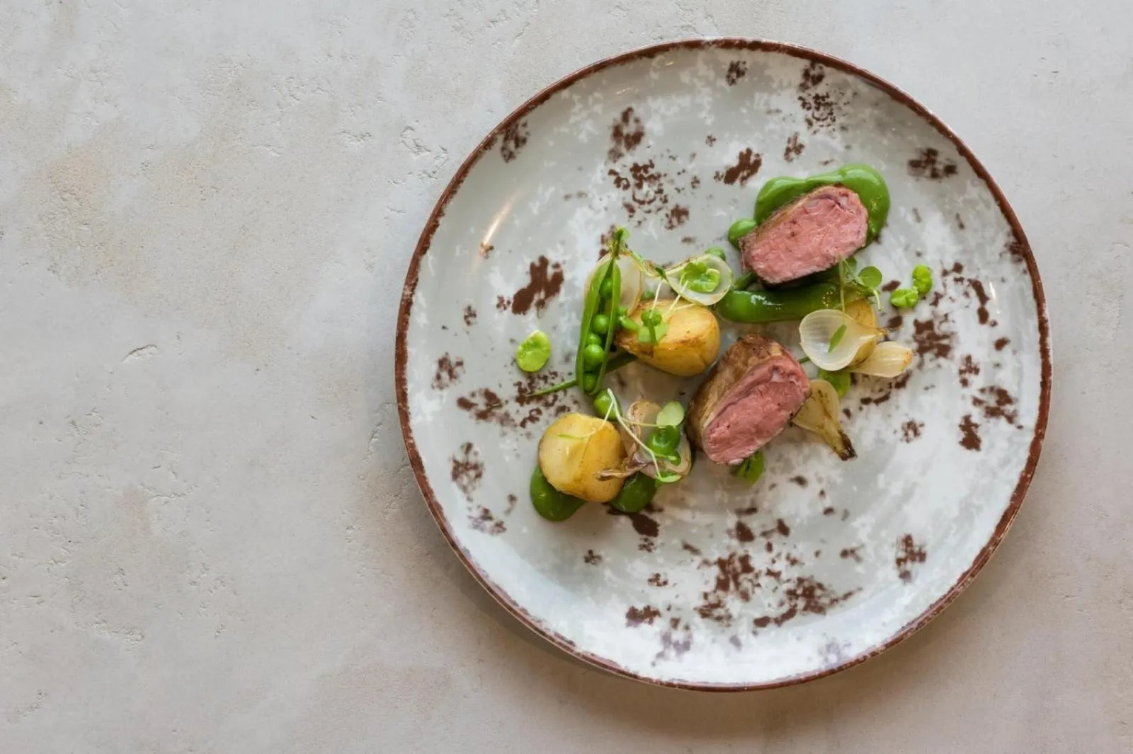 Restaurant/places to eat in The Mole Resort - Hotel rooms