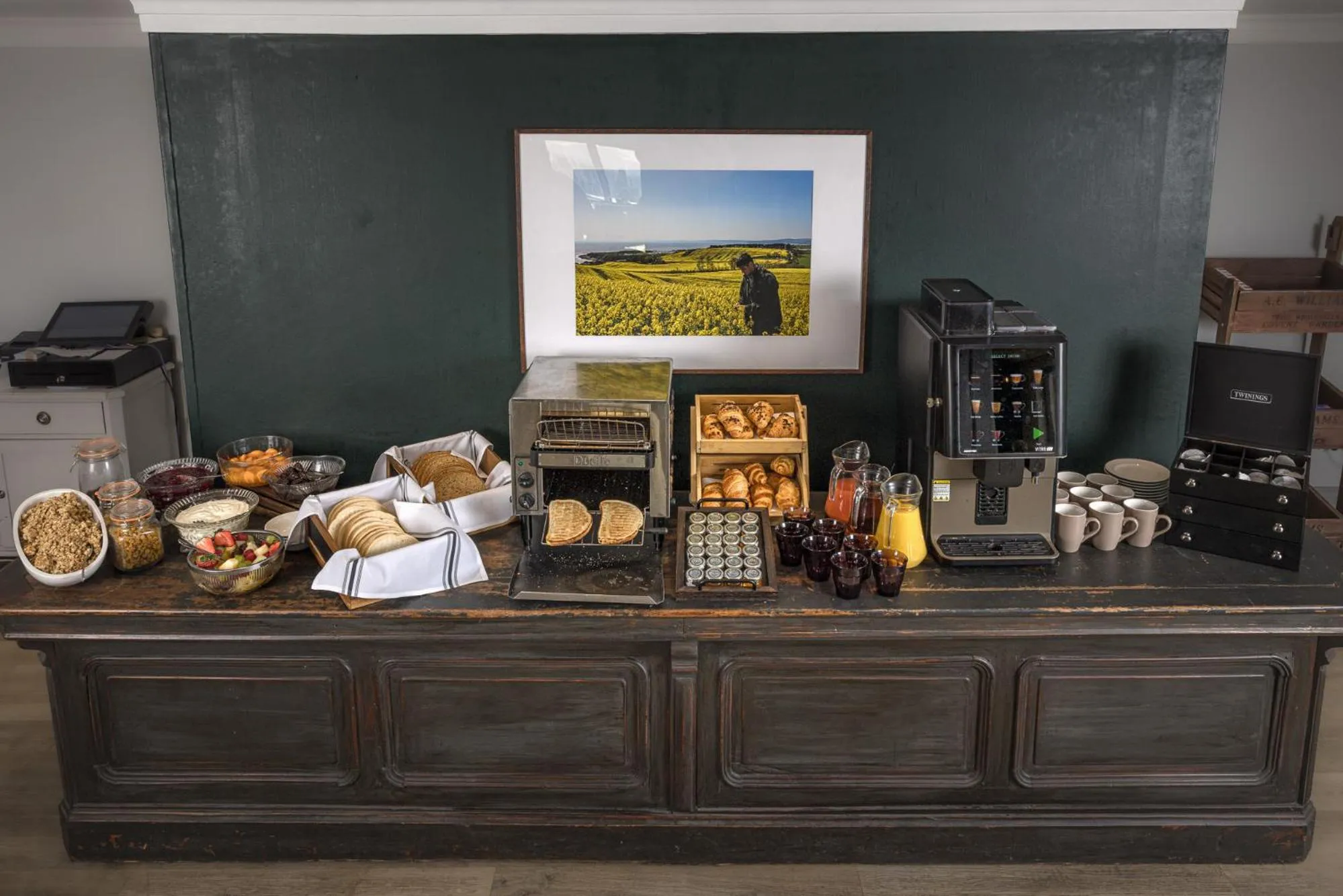 Breakfast in The Mole Resort - Hotel rooms