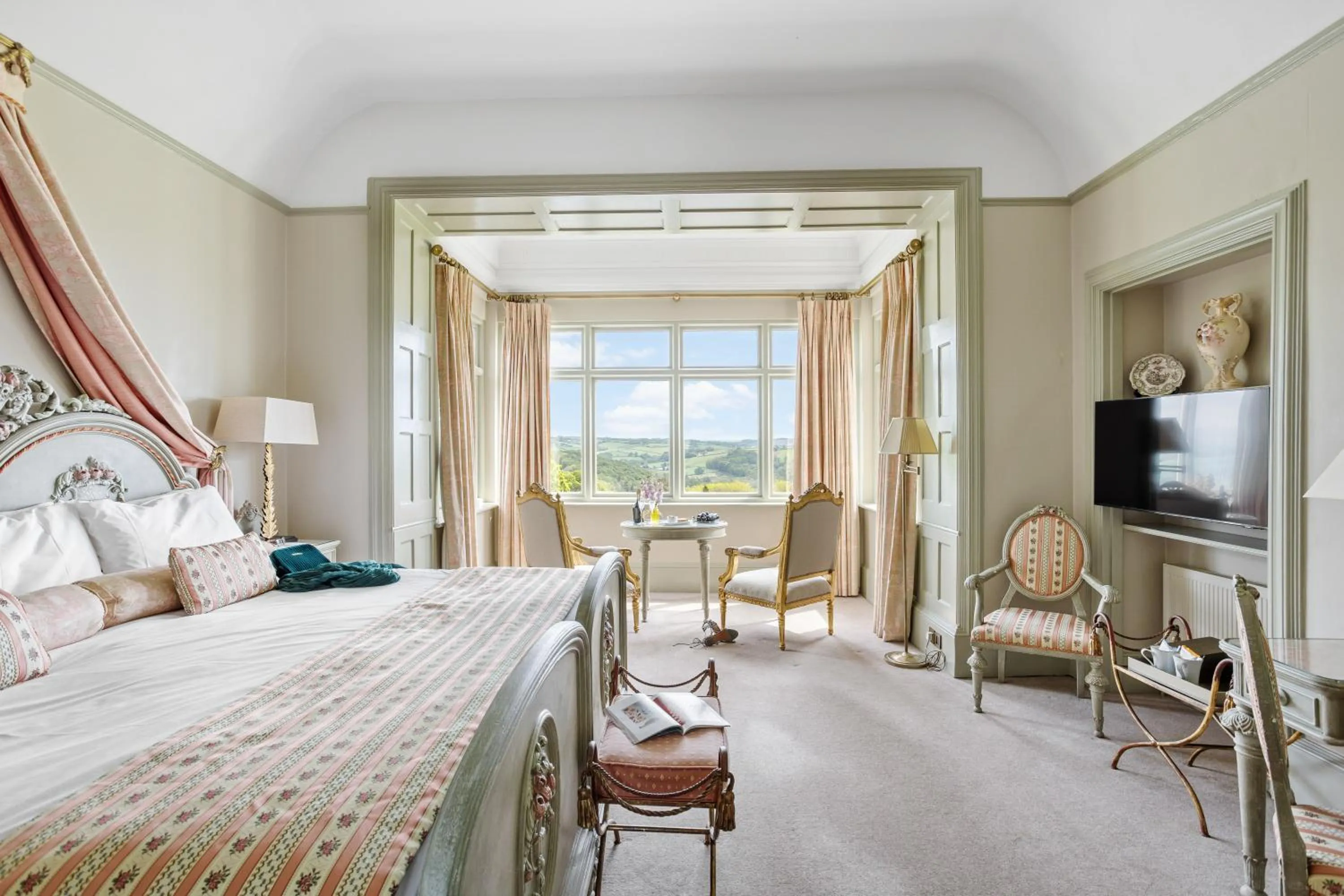 Photo of the whole room, Bed in The Mole Resort - Hotel rooms