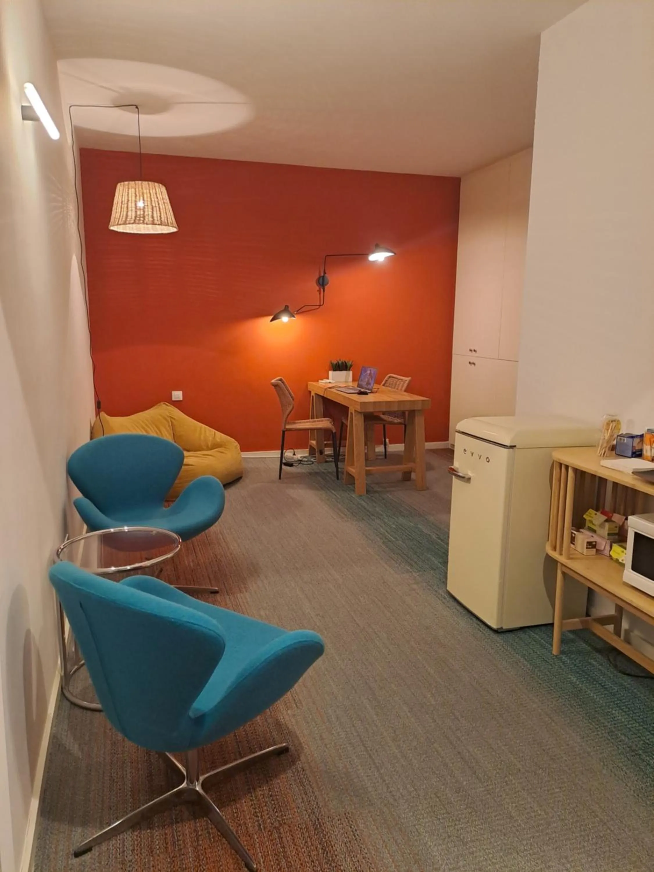 Communal lounge/ TV room in Hostal Barcelona Centro