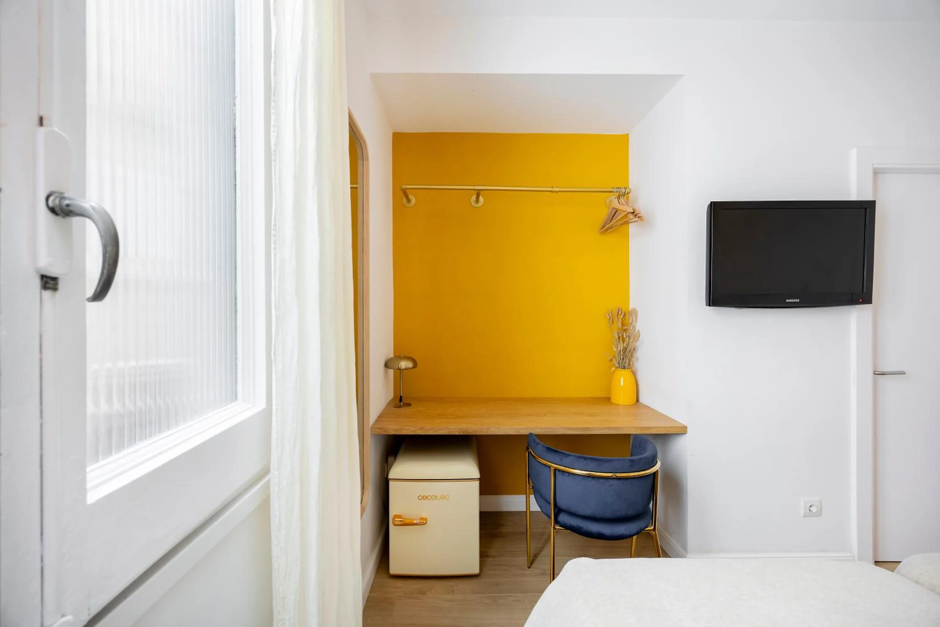 TV and multimedia in Hostal Barcelona Centro