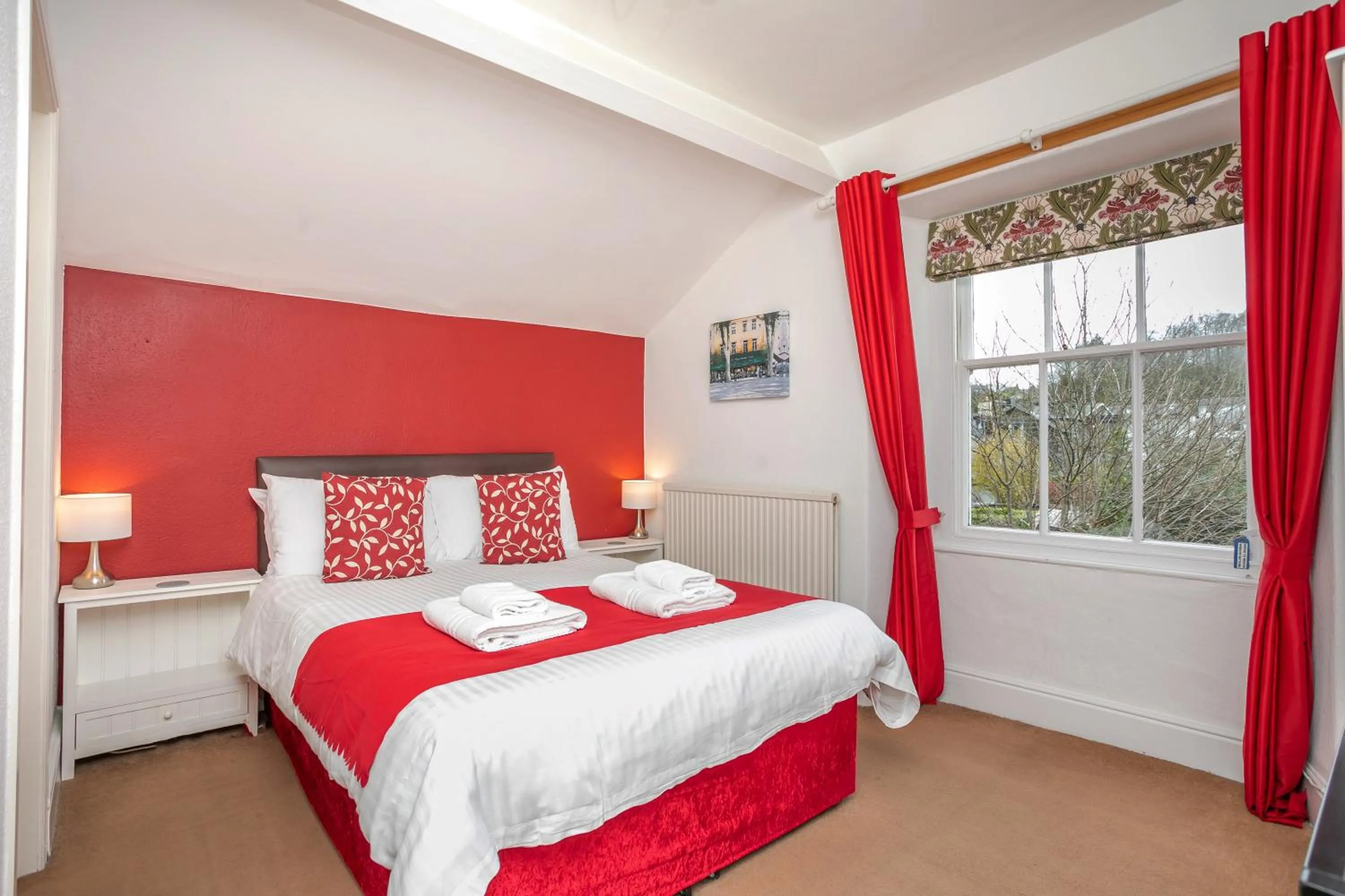 Shower, Bed in Elim Bank Guest House