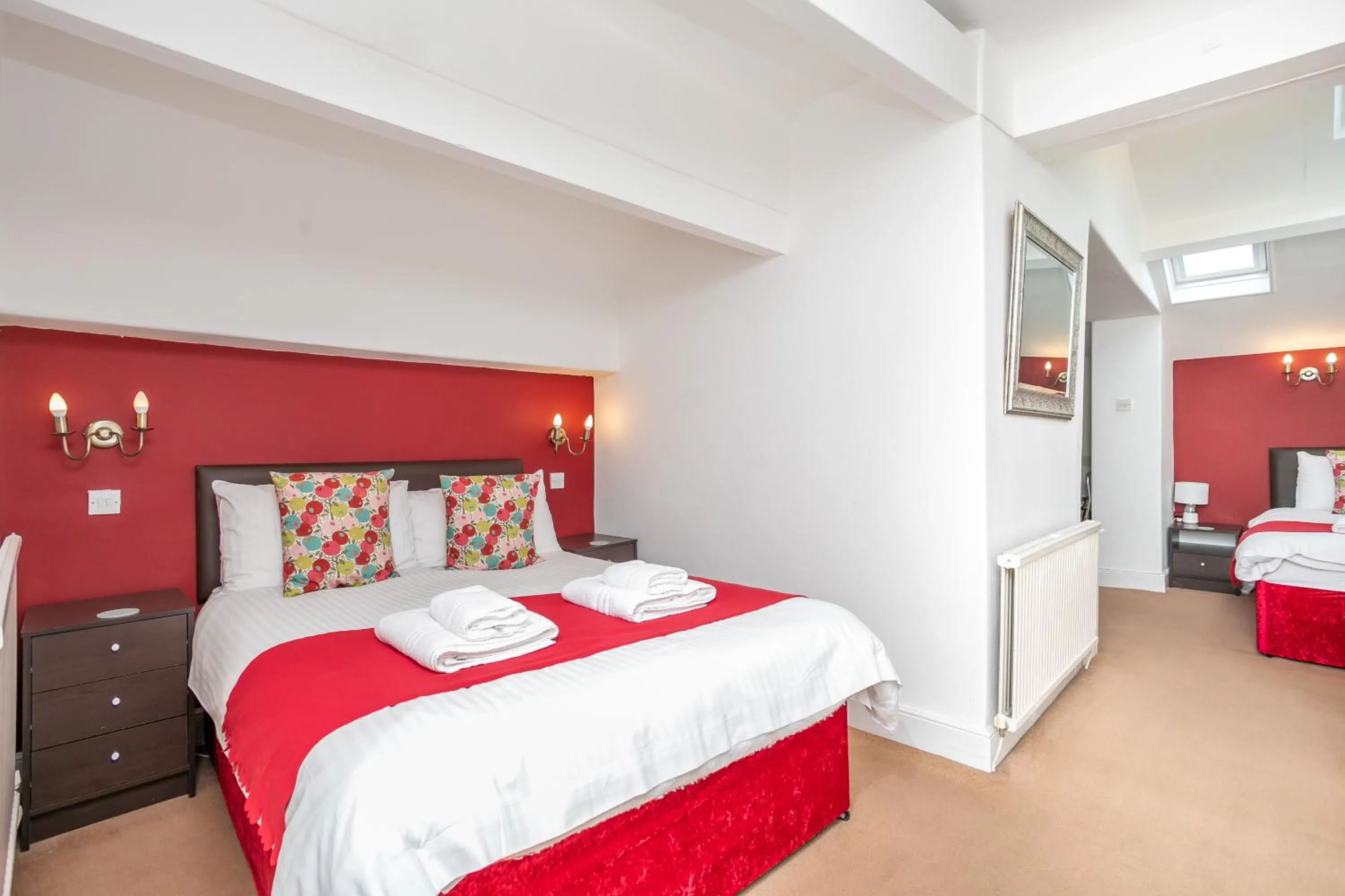 Shower, Bed in Elim Bank Guest House