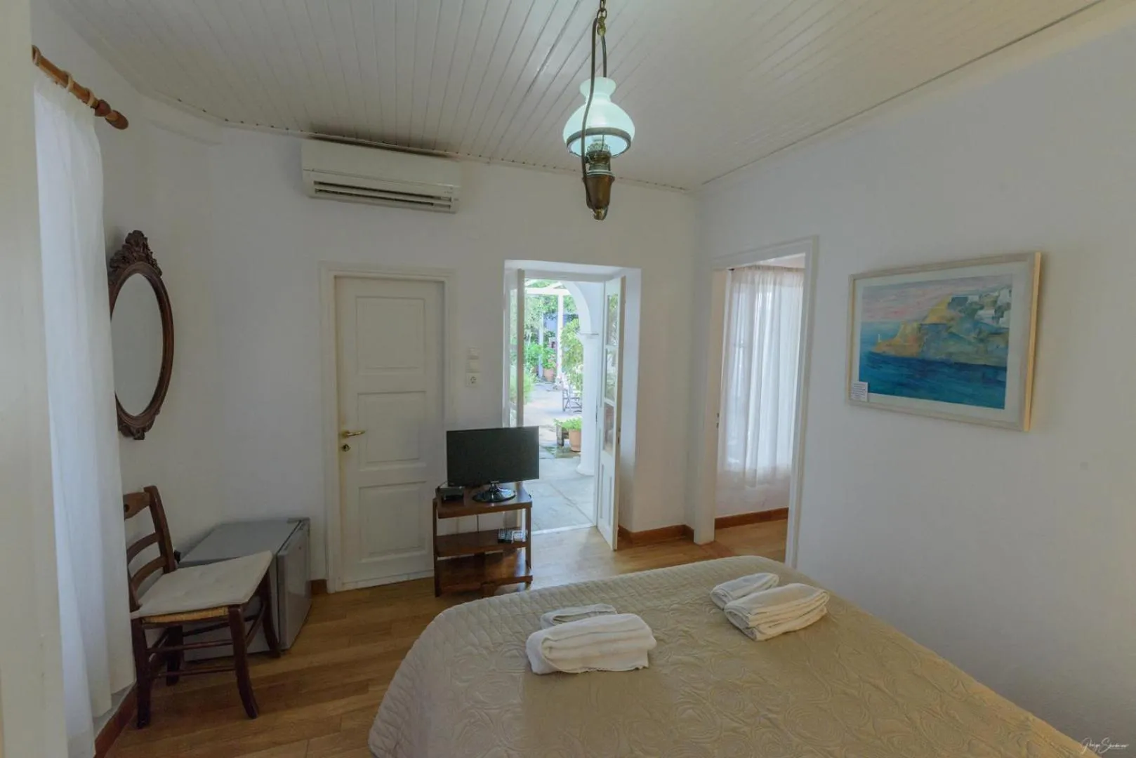 Photo of the whole room, Bed in Hotel Miranda