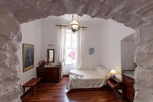 Triple Room with Garden View in Hotel Miranda Triple Room with Garden View in Hotel Miranda