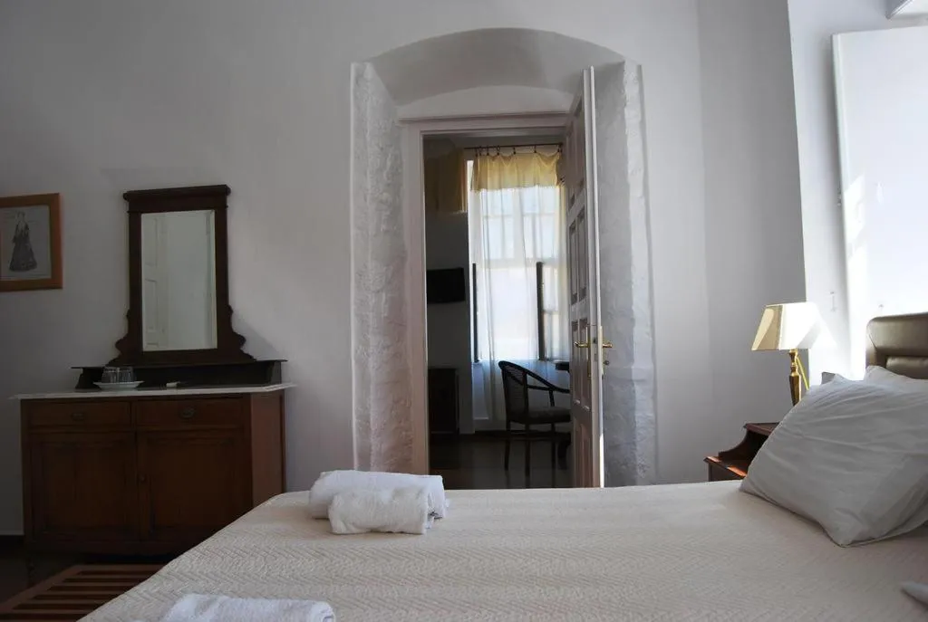 Photo of the whole room, Bed in Hotel Miranda