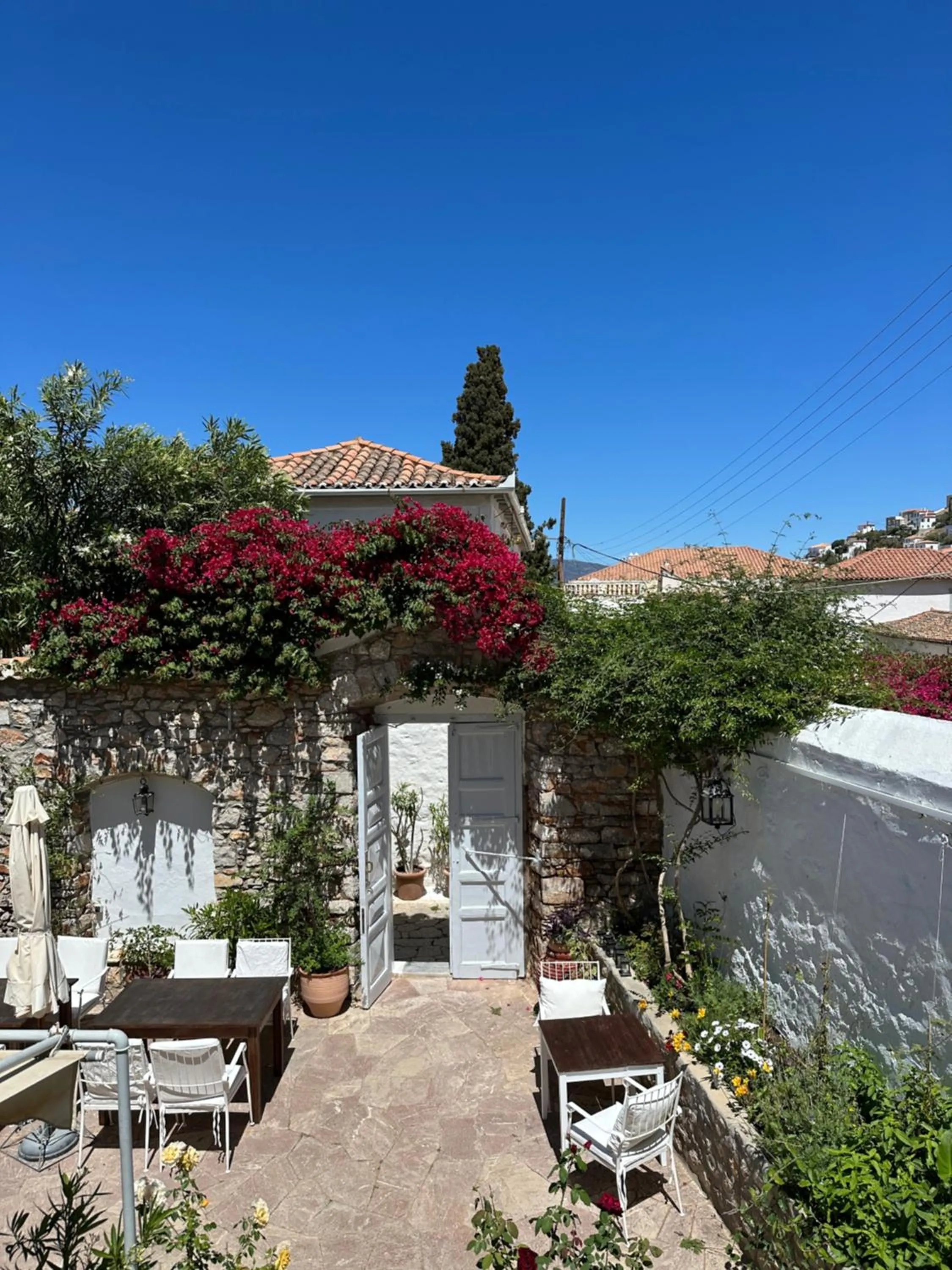 Property building in Hotel Miranda