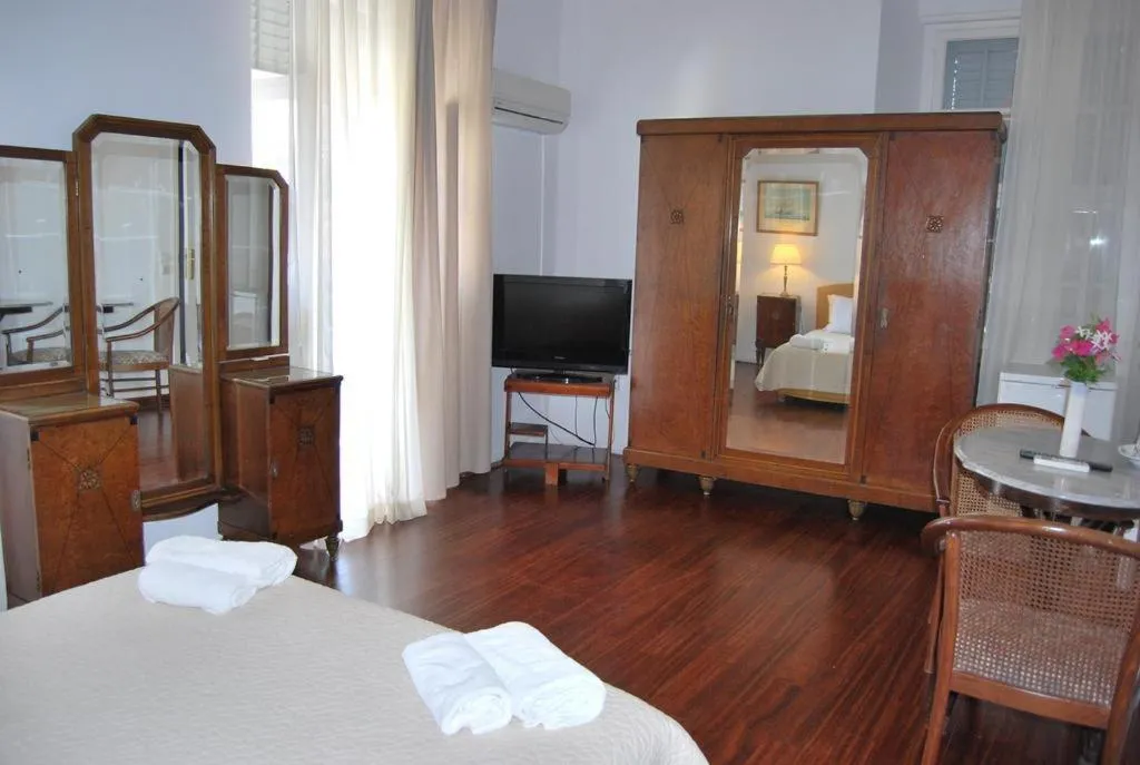 Photo of the whole room, Bed in Hotel Miranda