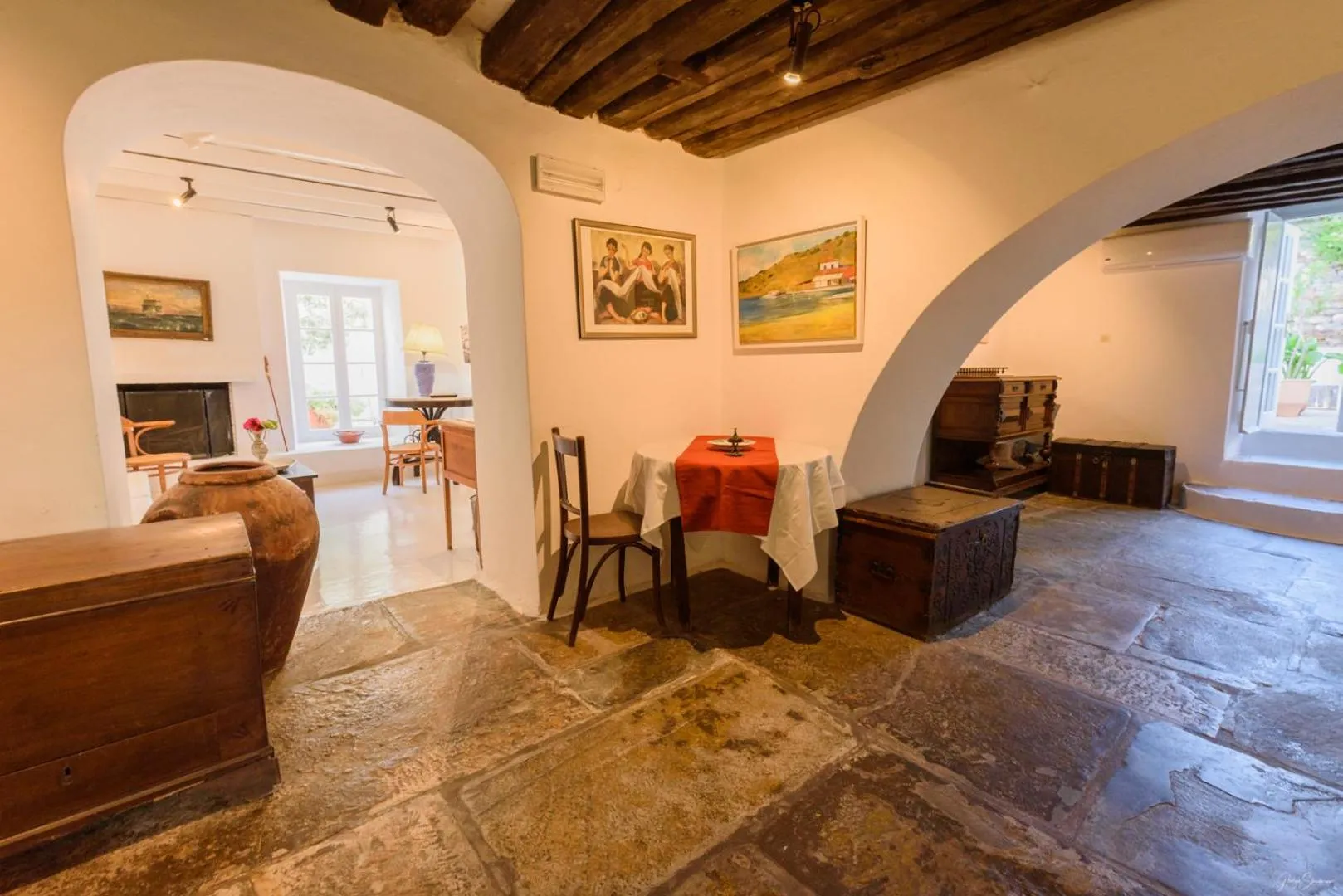 Seating area in Hotel Miranda