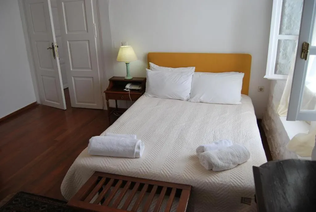 Bed in Hotel Miranda