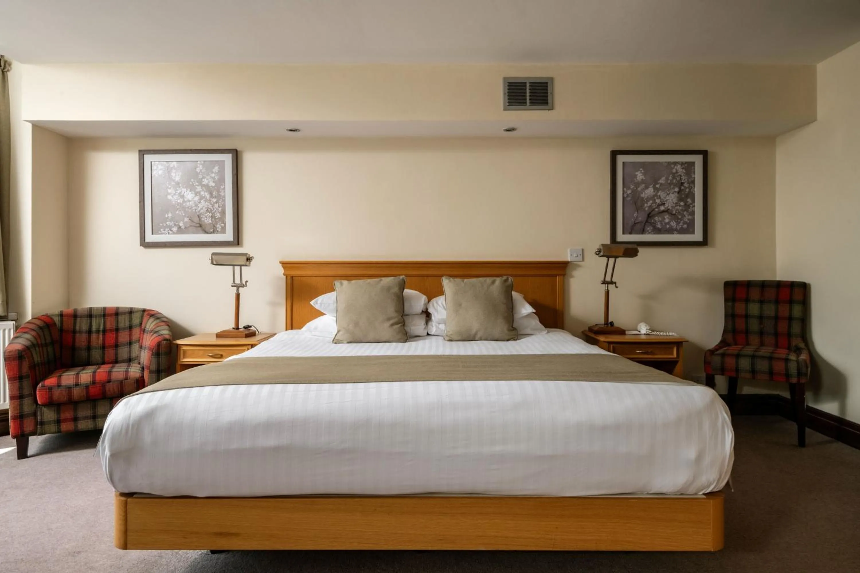 Bedroom, Bed in The Cathedral Hotel