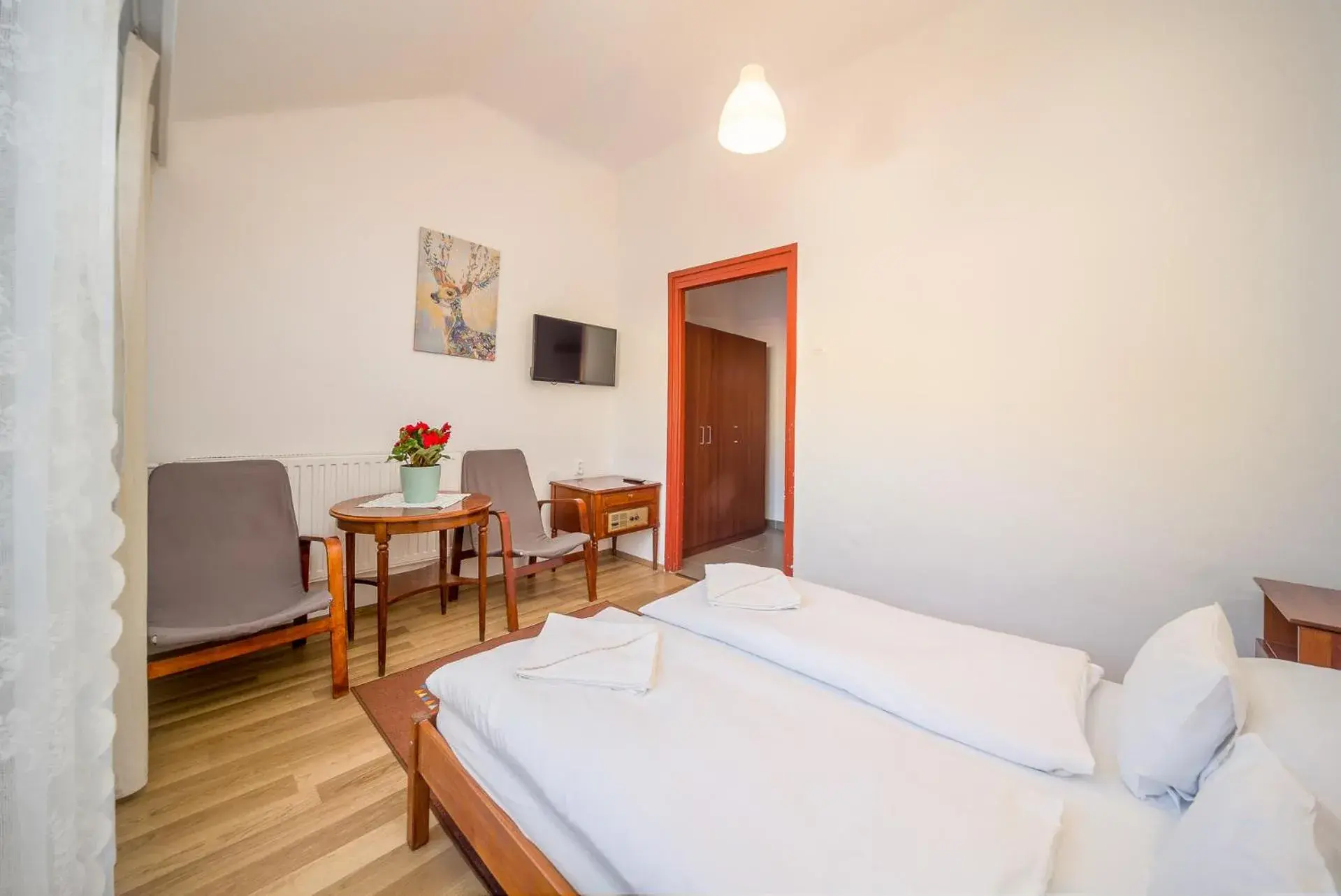 Double Room in Lipicai Hotel és Étterem Double Room in Lipicai Hotel és Étterem