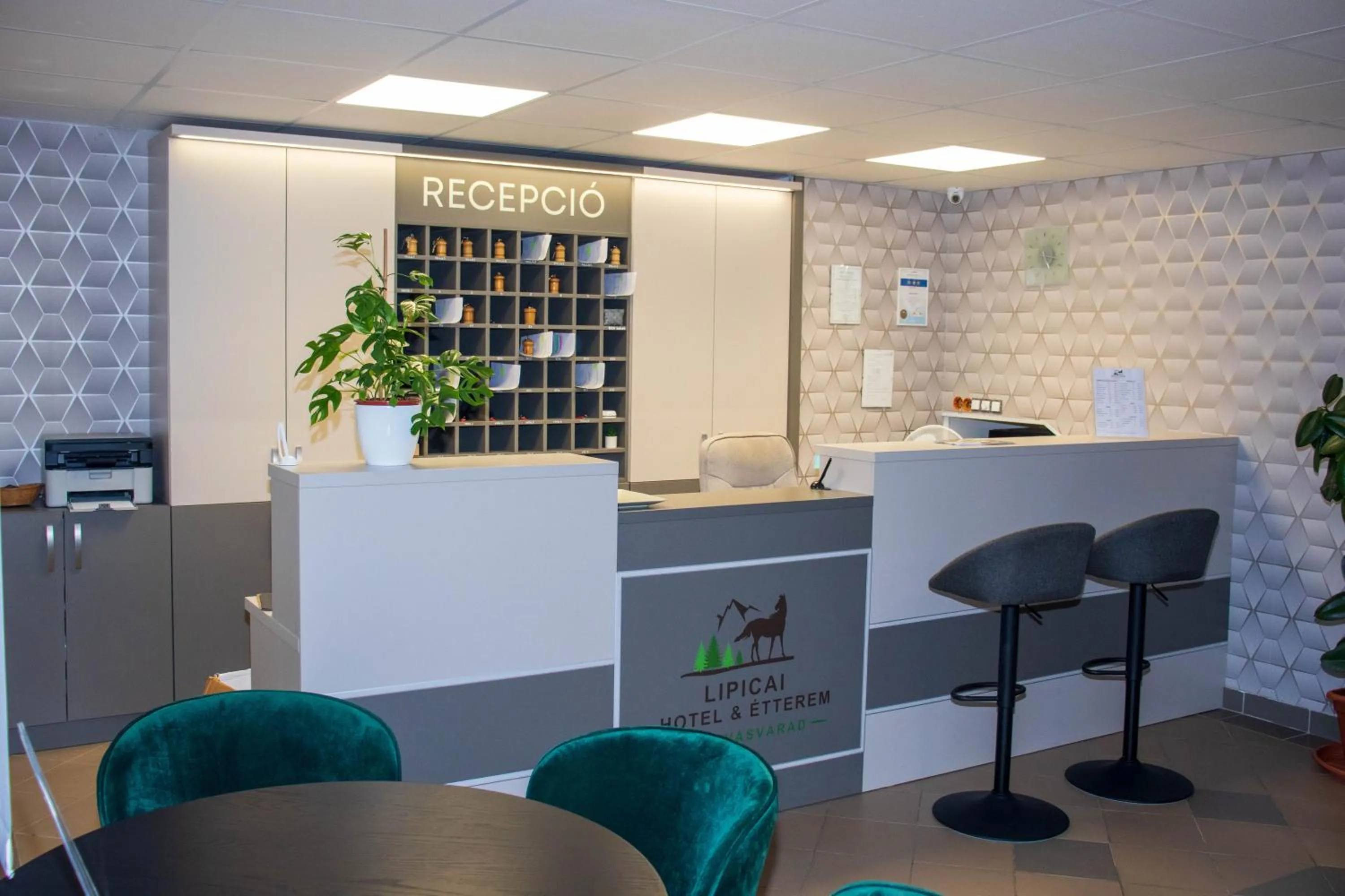 Lobby or reception in Lipicai Hotel és Étterem