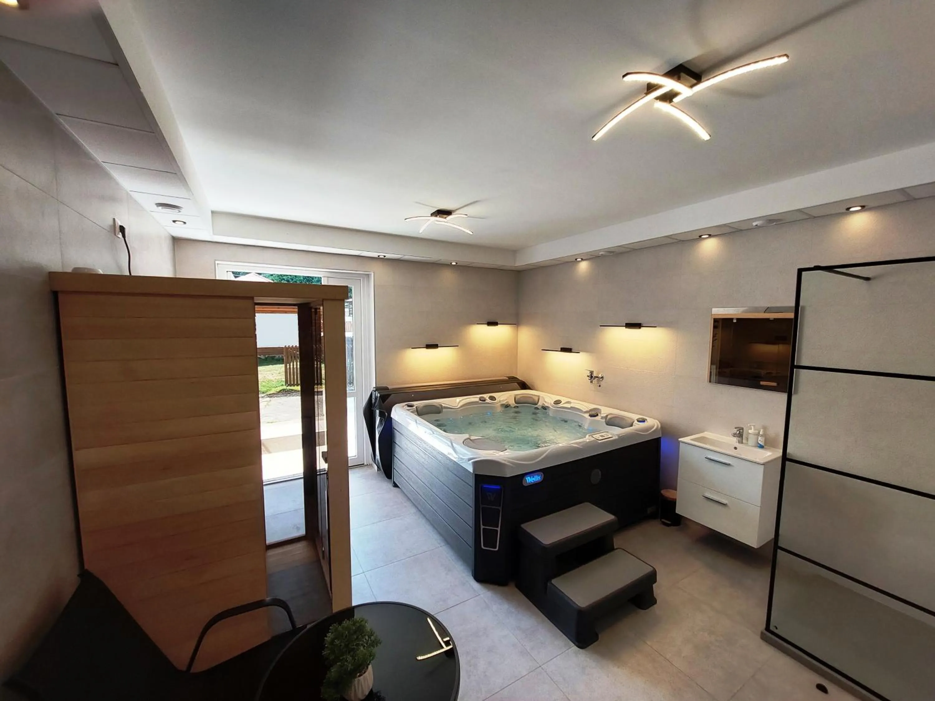 Spa and wellness centre/facilities, Bed in Lipicai Hotel és Étterem