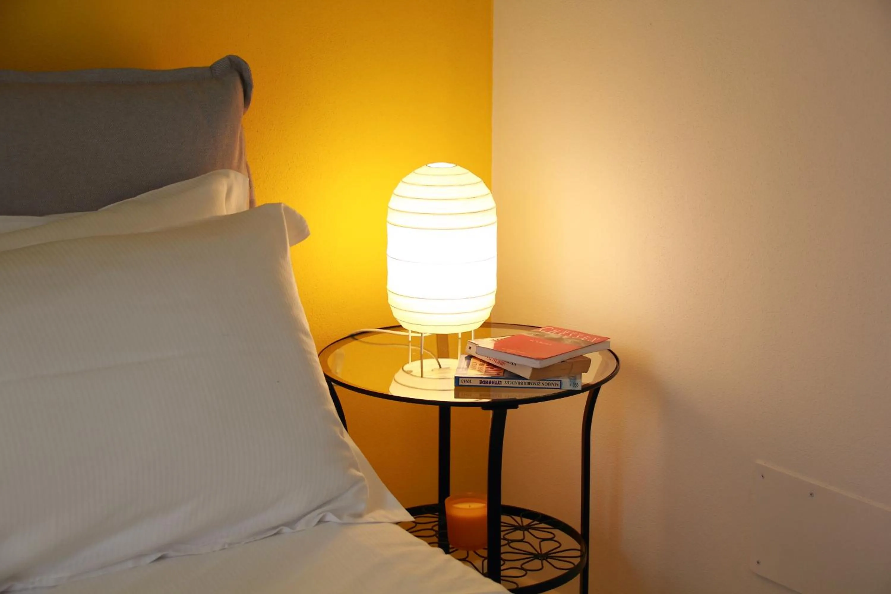 Bed in Verbania - Luxury Italy Apartments