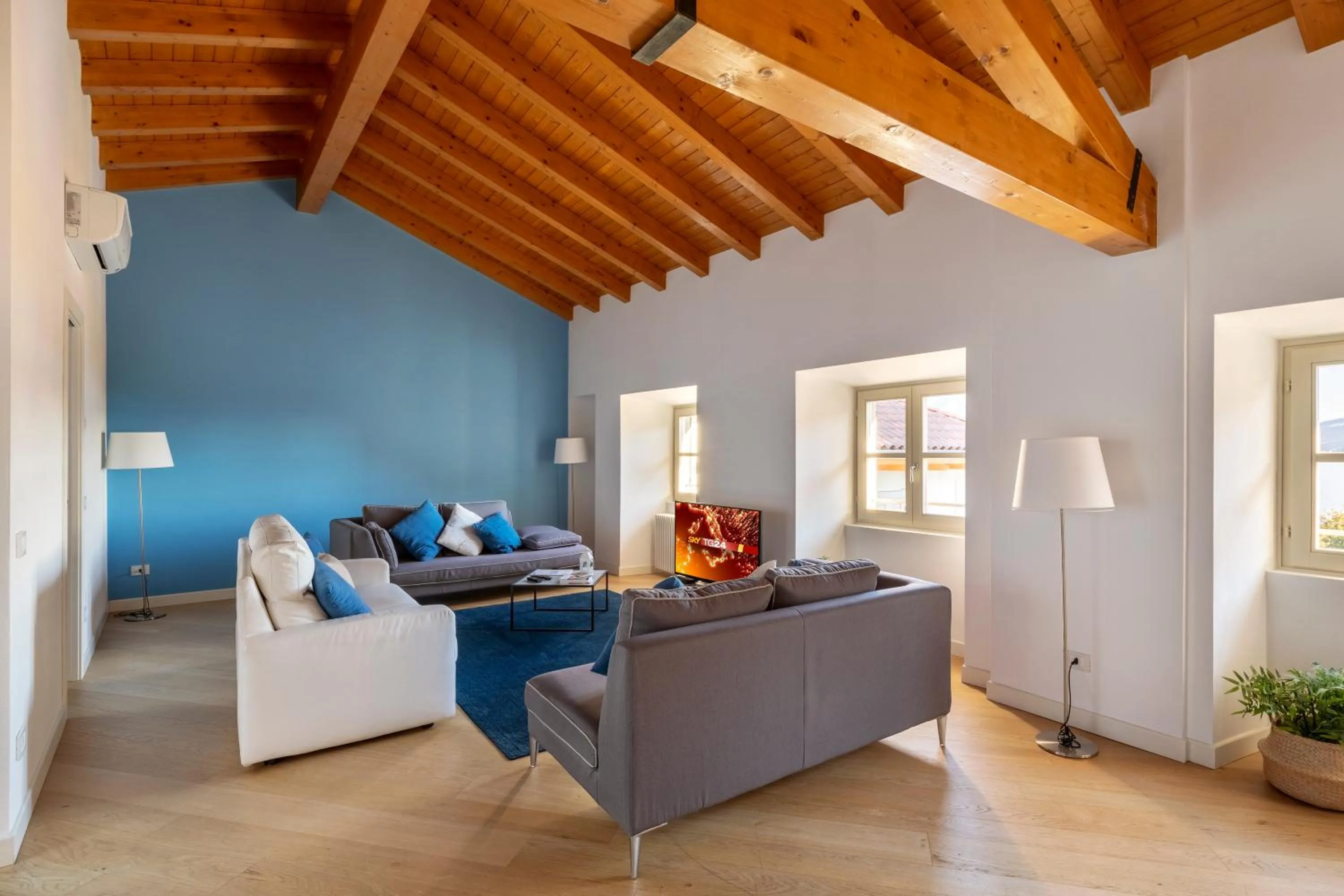 Verbania - Luxury Italy Apartments