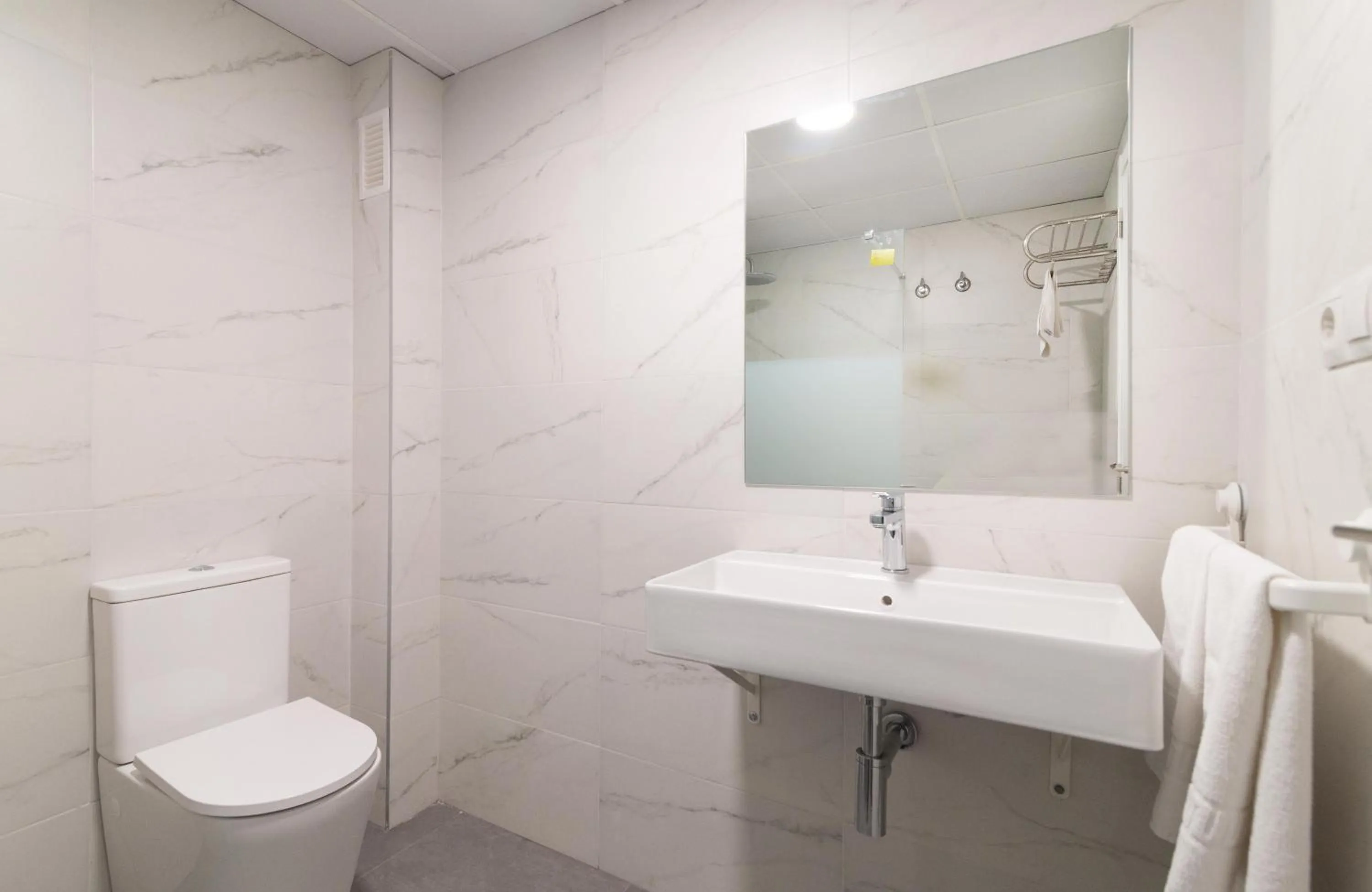 Shower in Apartamentos Maja