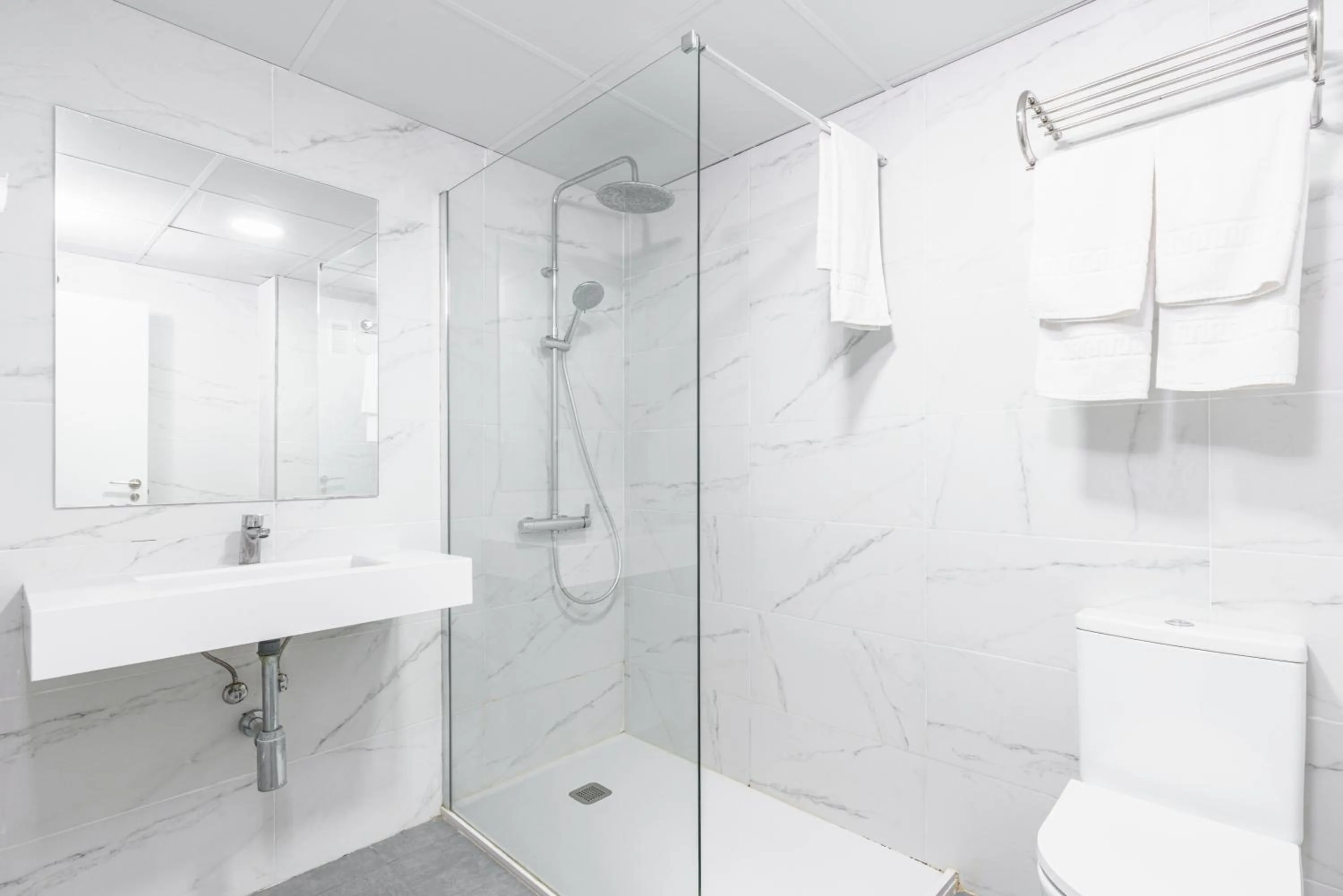 Shower in Apartamentos Maja