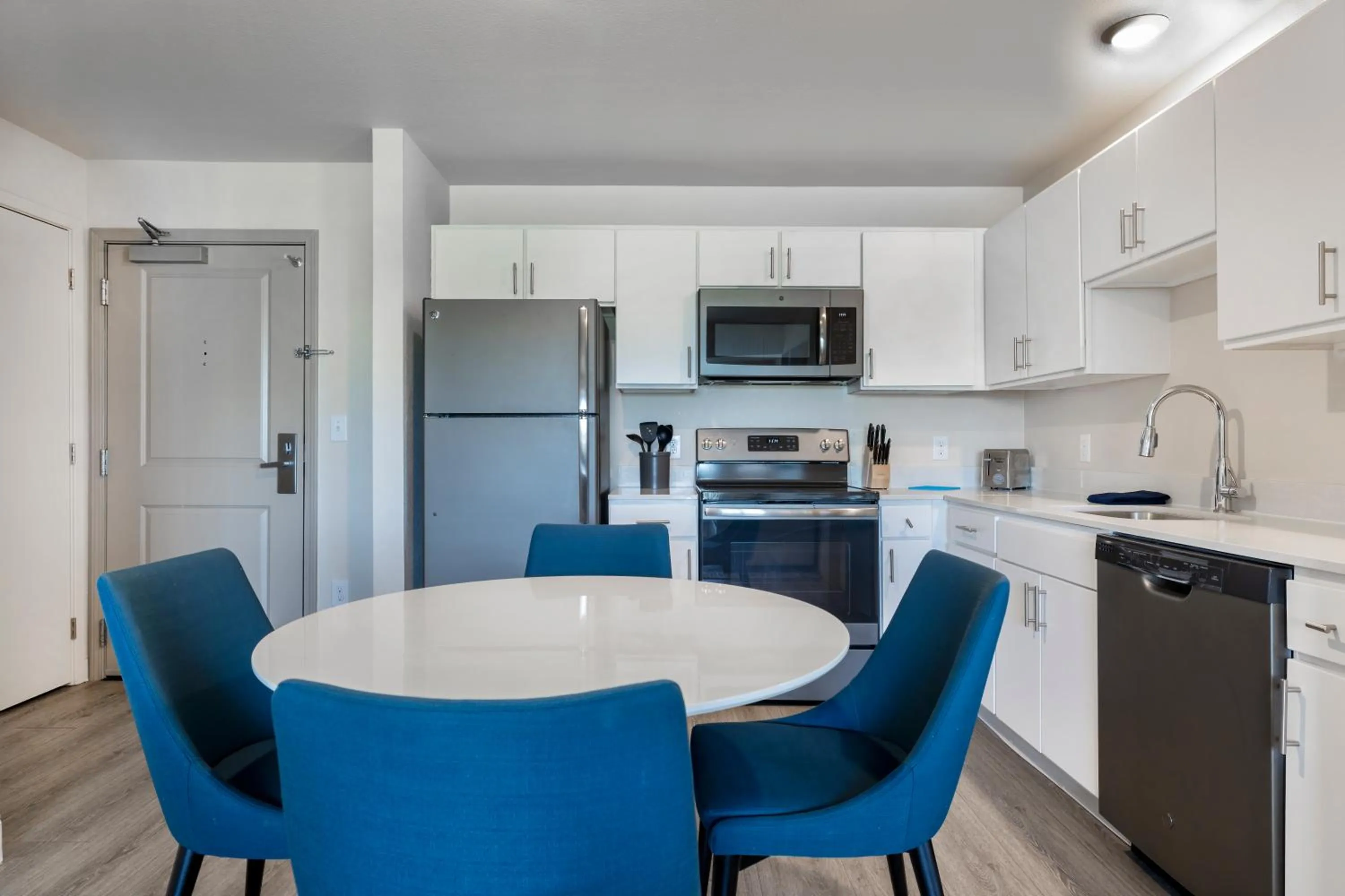 kitchen in Soka Suites Dallas - Las Colinas