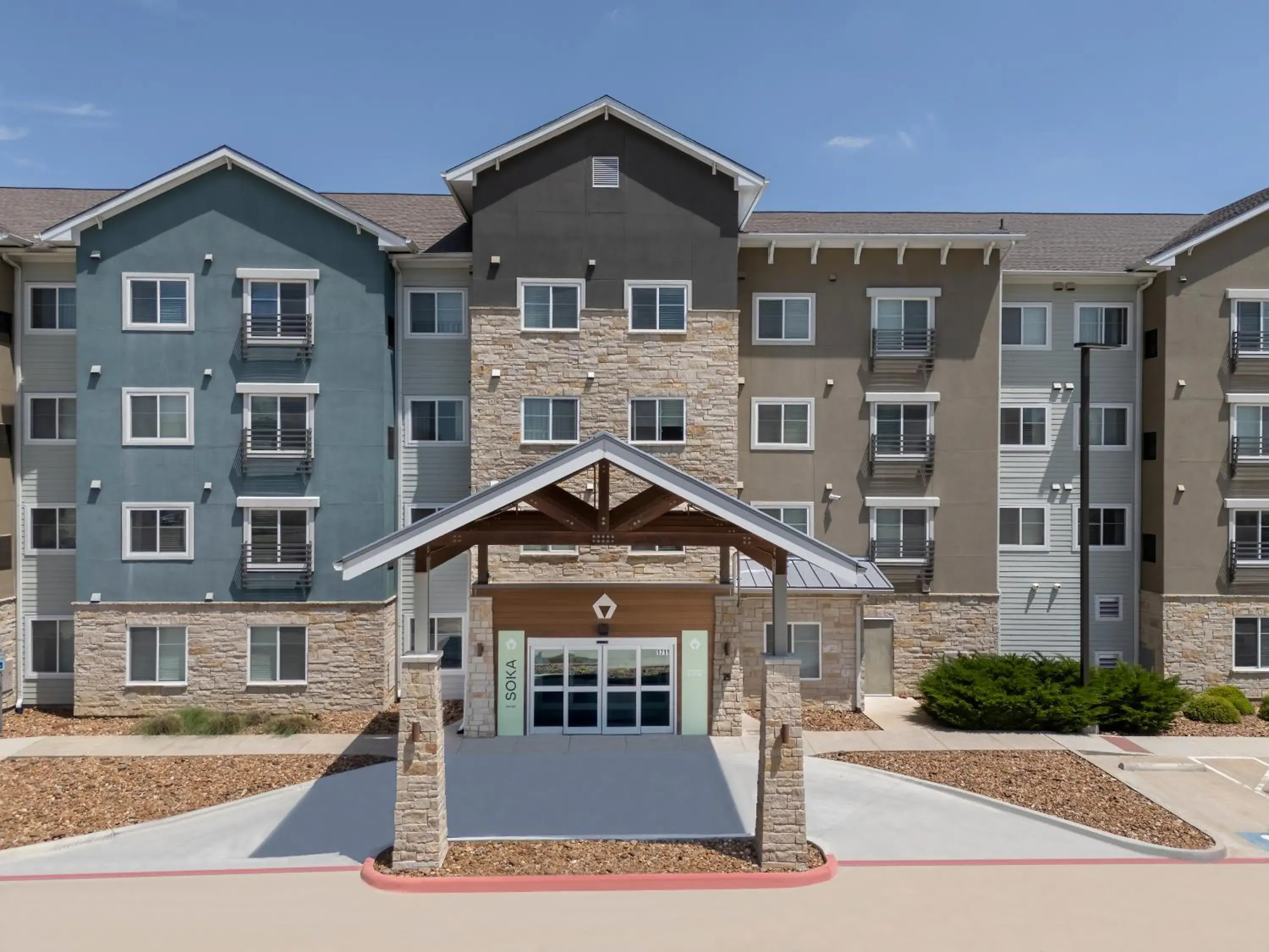 Property building in Soka Suites Dallas - Las Colinas Property building in Soka Suites Dallas - Las Colinas