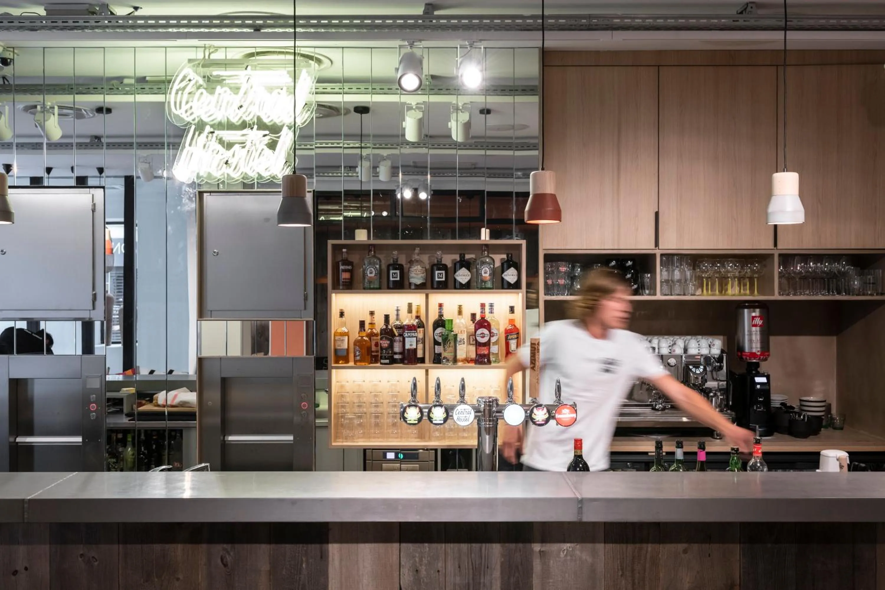 Lounge or bar in CENTRAL Hostel Bordeaux Centre