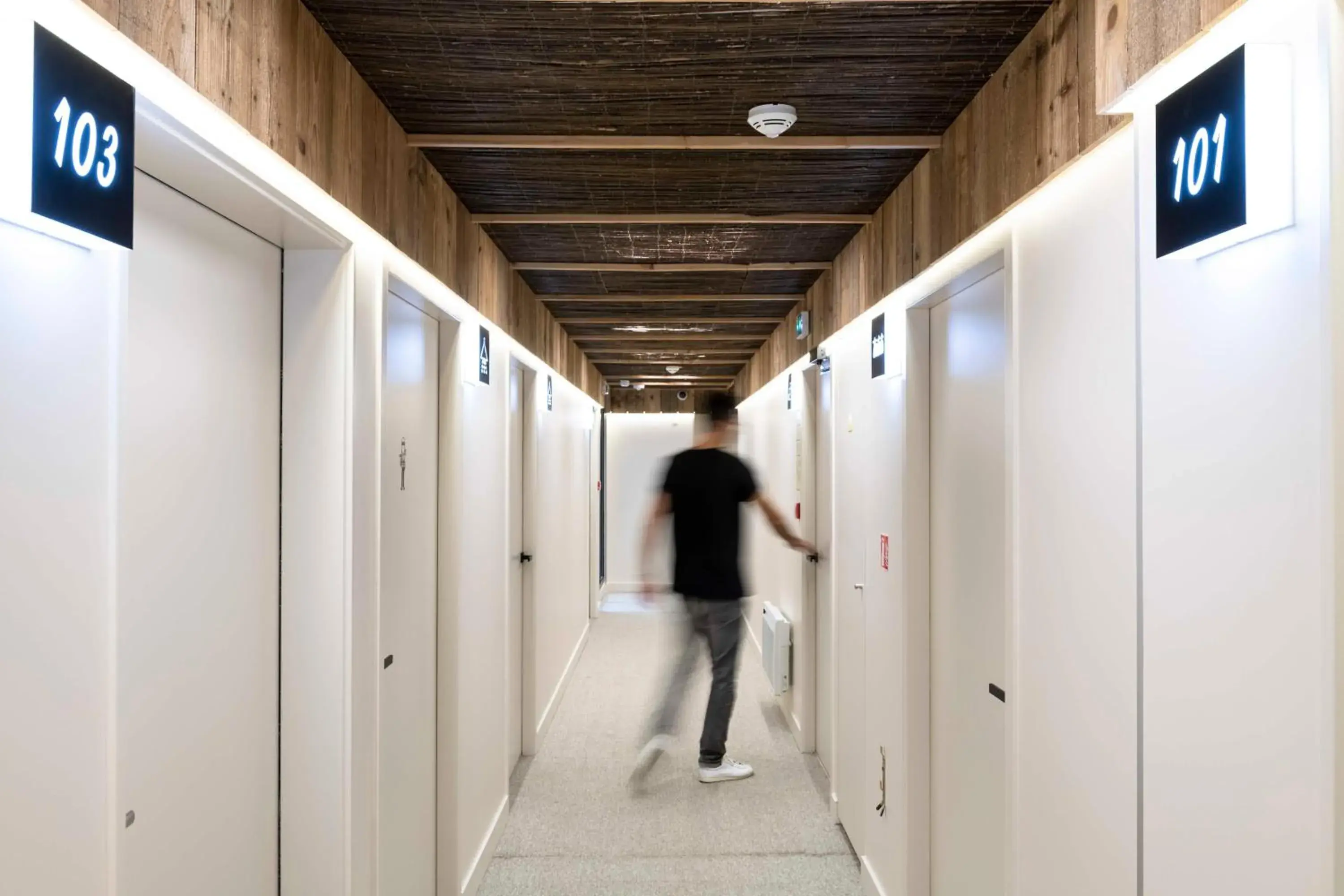 Property building in CENTRAL Hostel Bordeaux Centre Property building in CENTRAL Hostel Bordeaux Centre