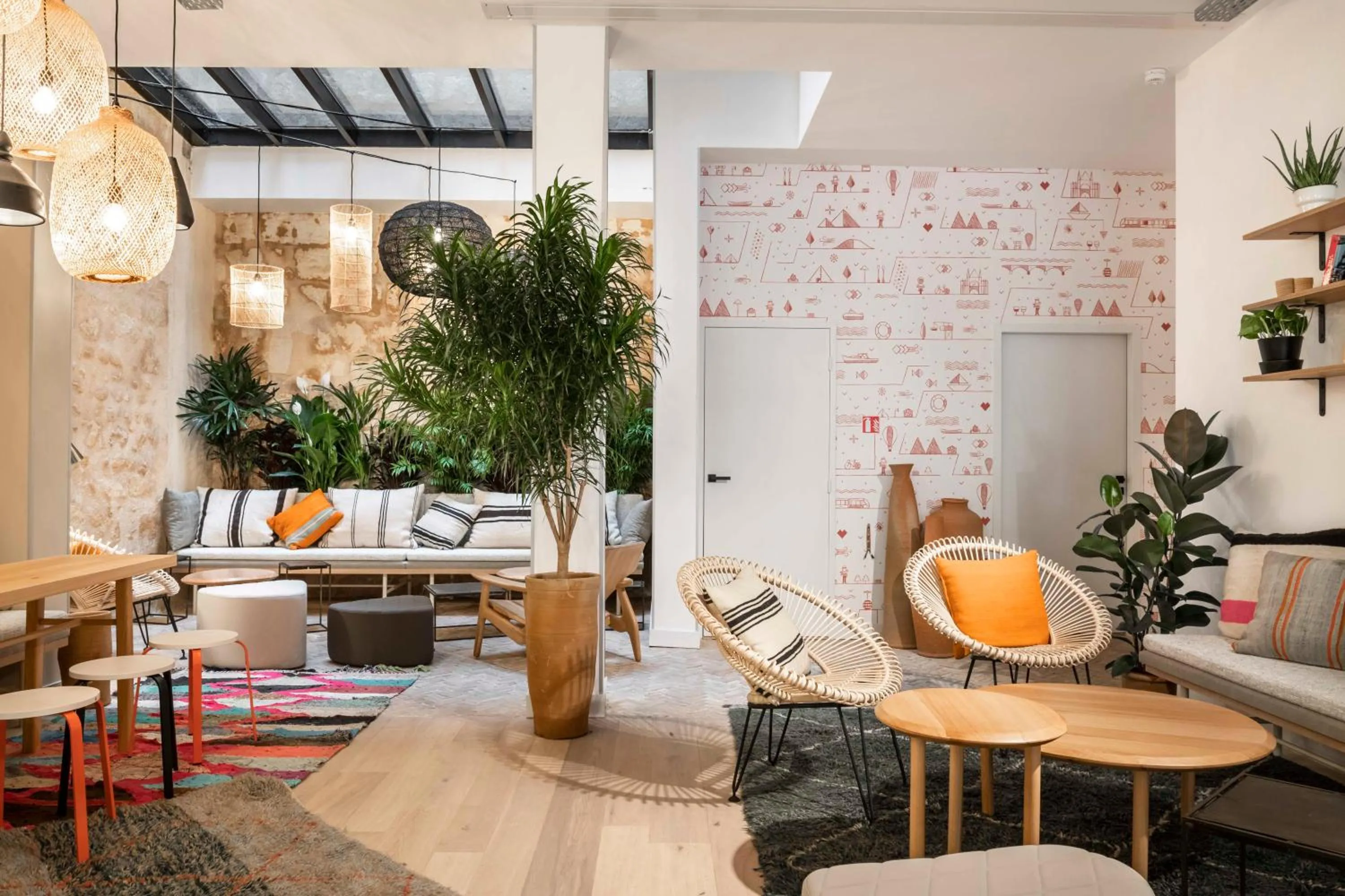 Restaurant/places to eat in CENTRAL Hostel Bordeaux Centre