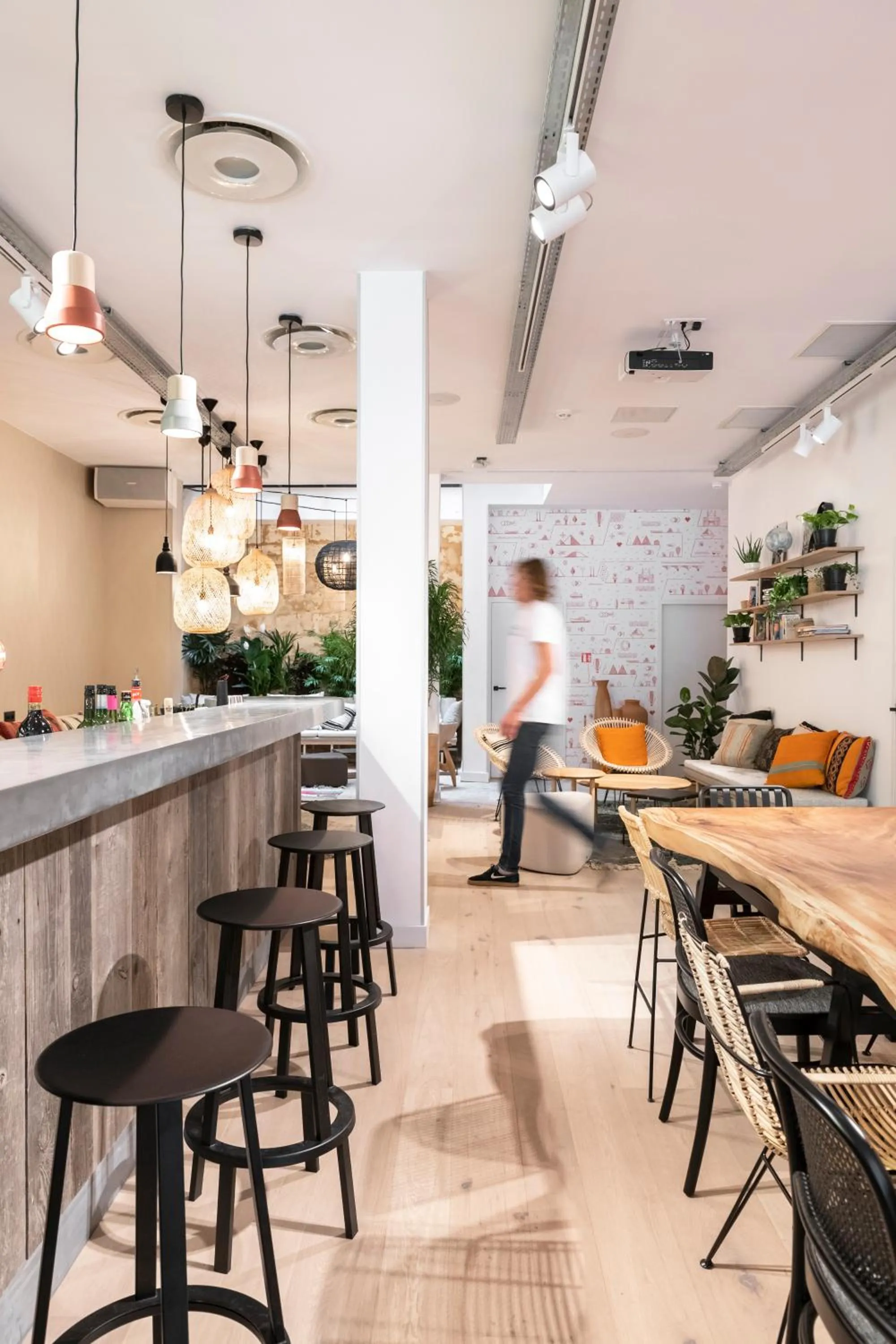 Restaurant/places to eat in CENTRAL Hostel Bordeaux Centre